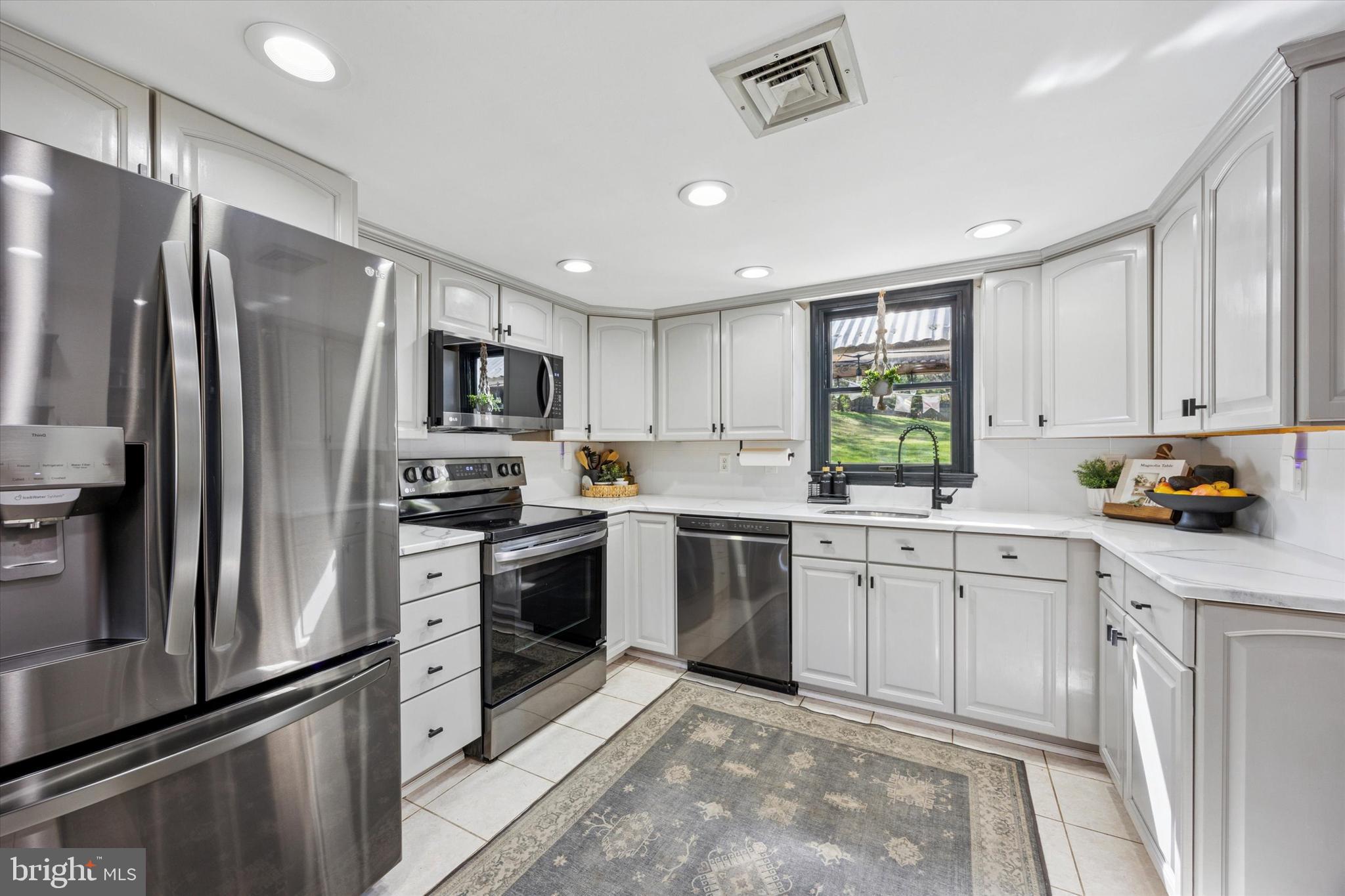 STRAWBERRY RIDGE - Residential