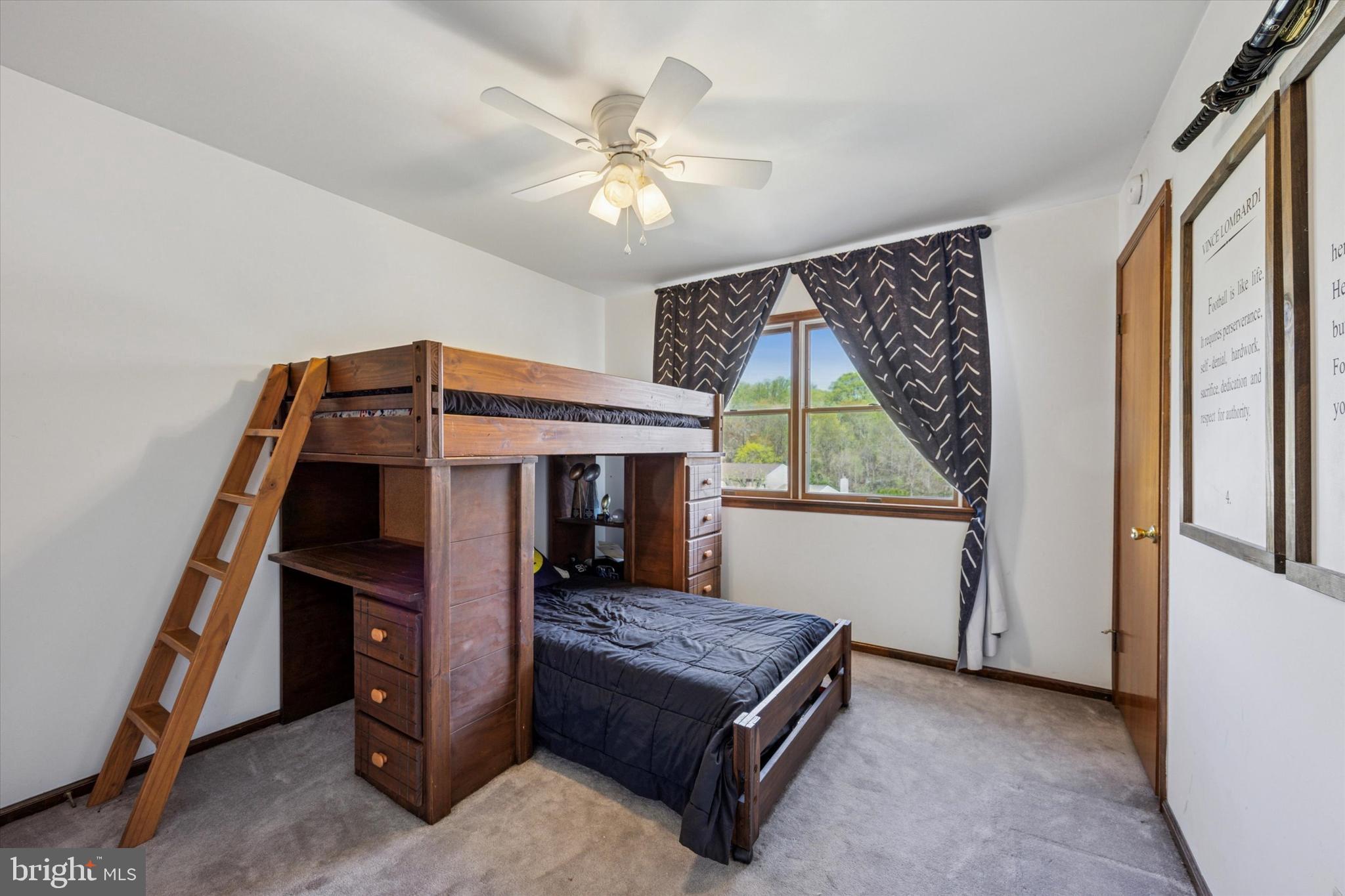 STRAWBERRY RIDGE - Residential