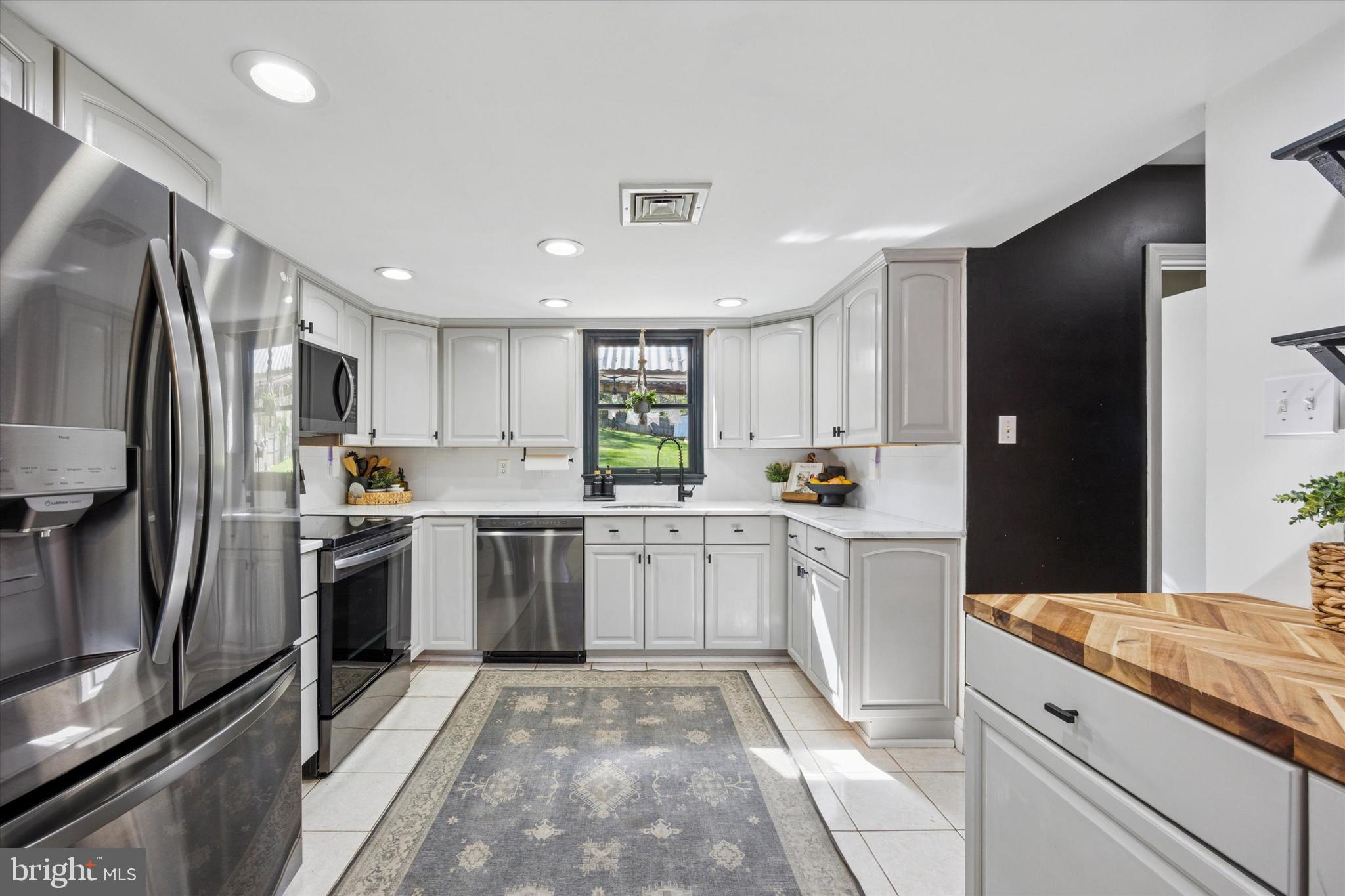 STRAWBERRY RIDGE - Residential