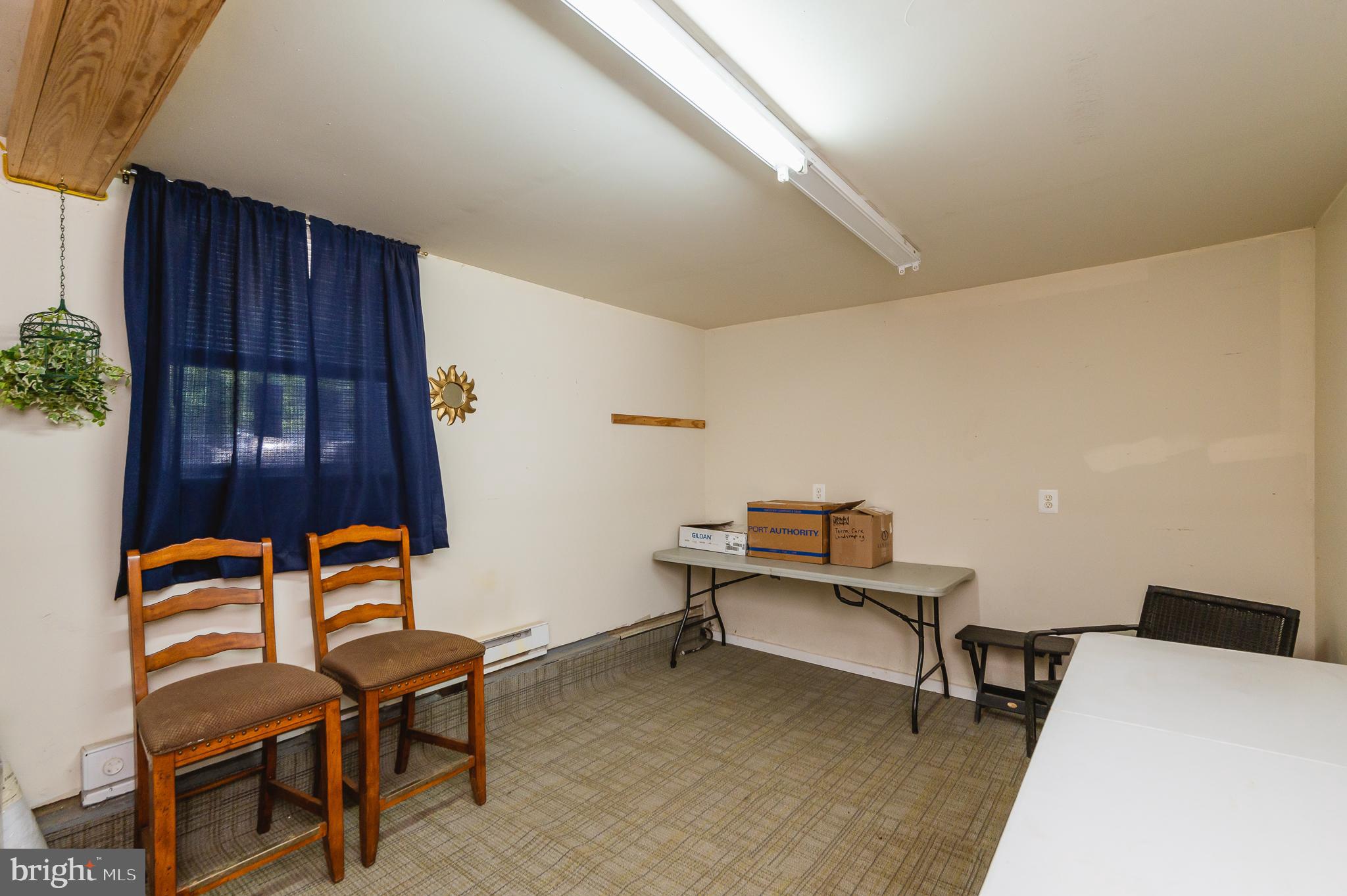 CROWNSVILLE - Commercial Sale