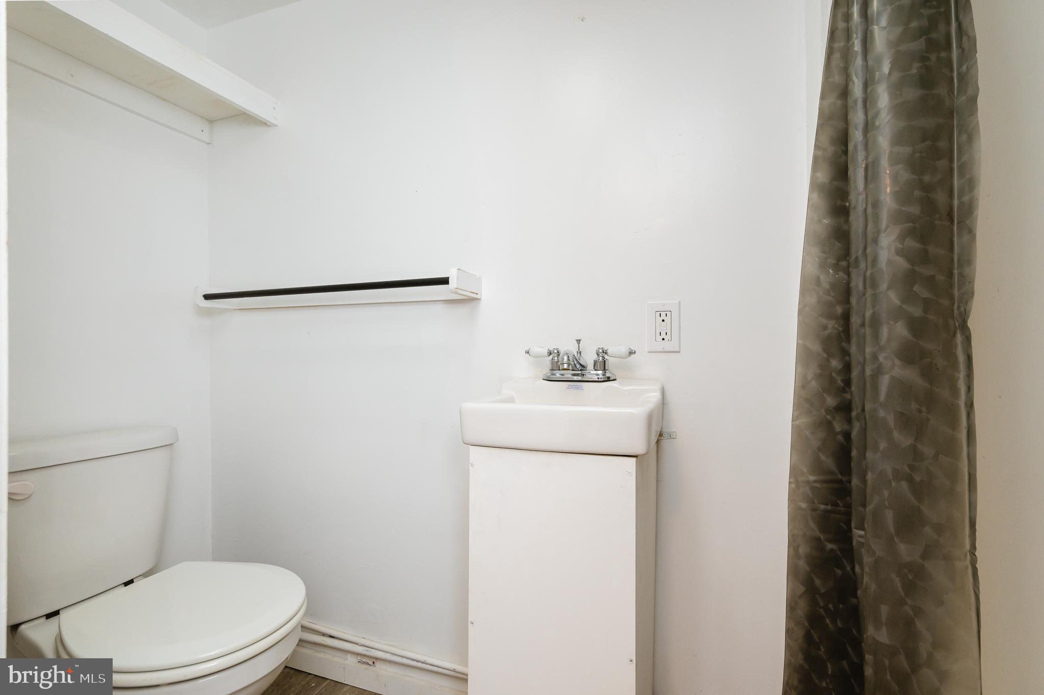 CROWNSVILLE - Commercial Sale