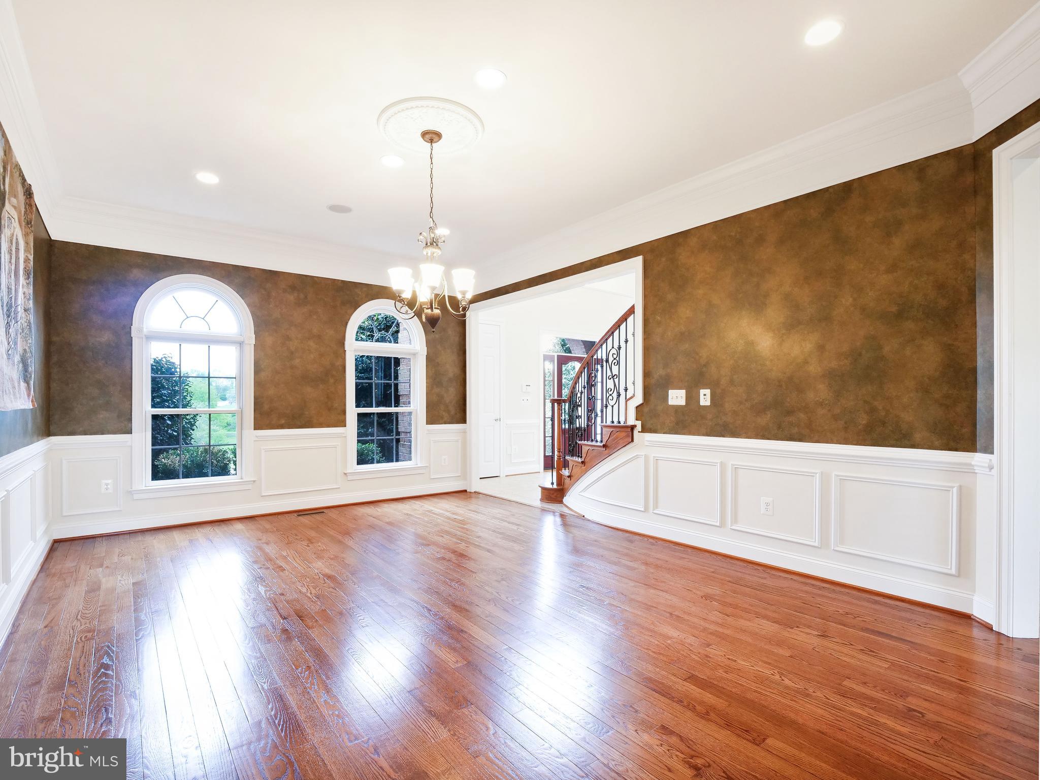 JAMES LAND - Residential