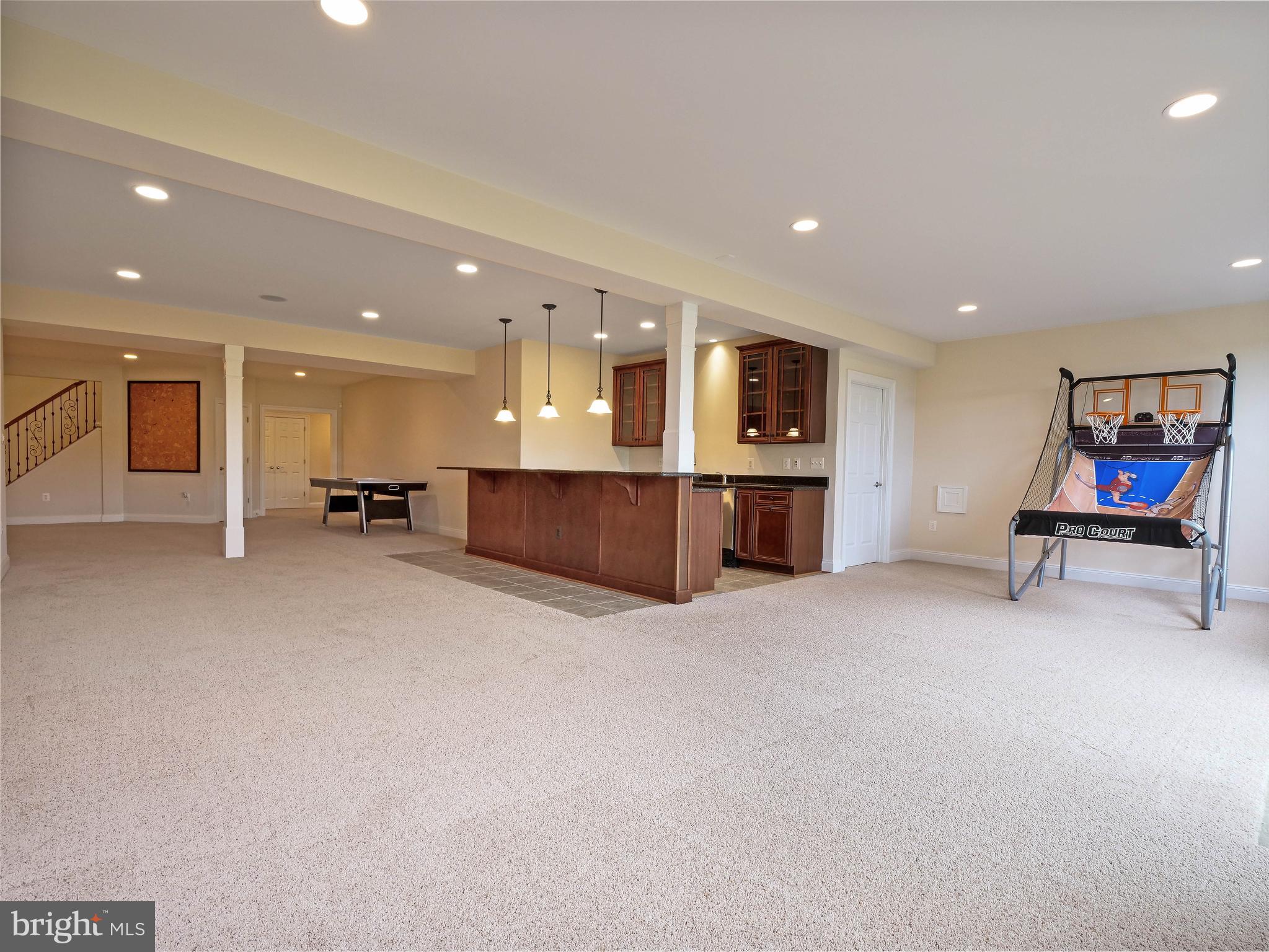 JAMES LAND - Residential