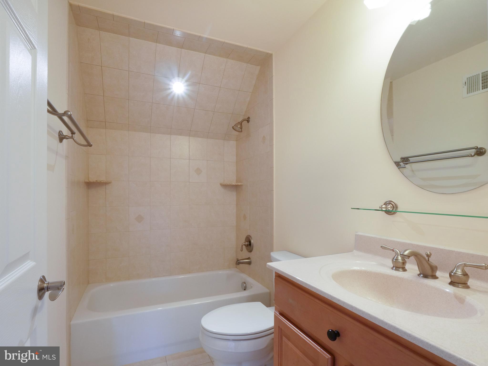 JAMES LAND - Residential