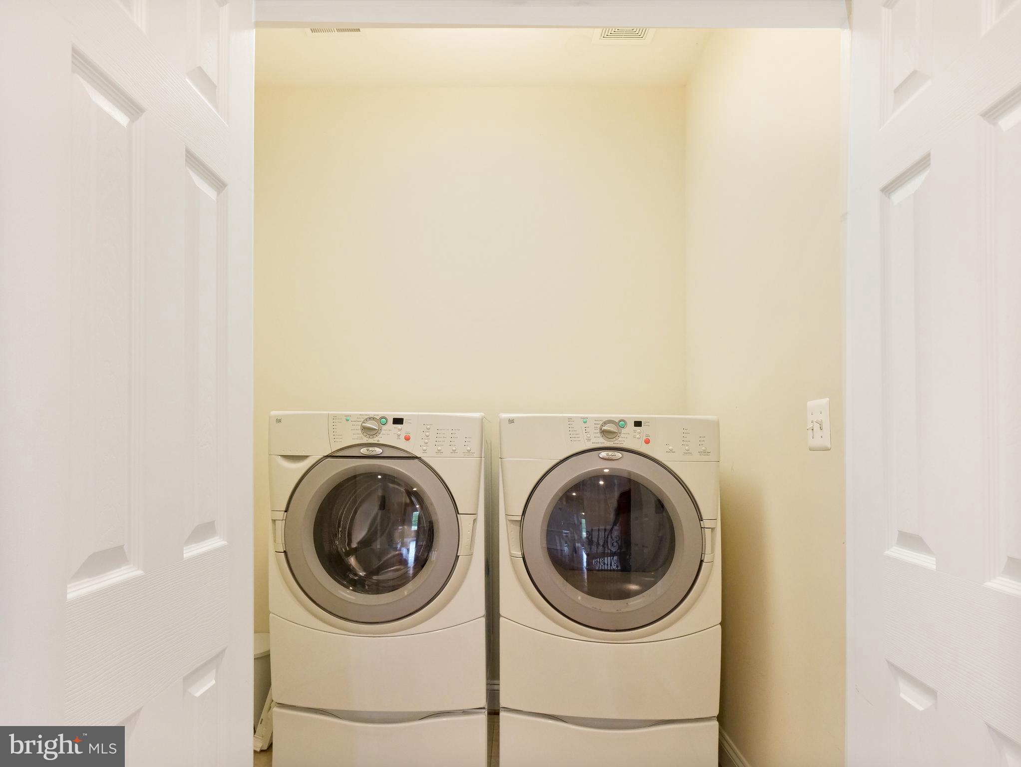 JAMES LAND - Residential