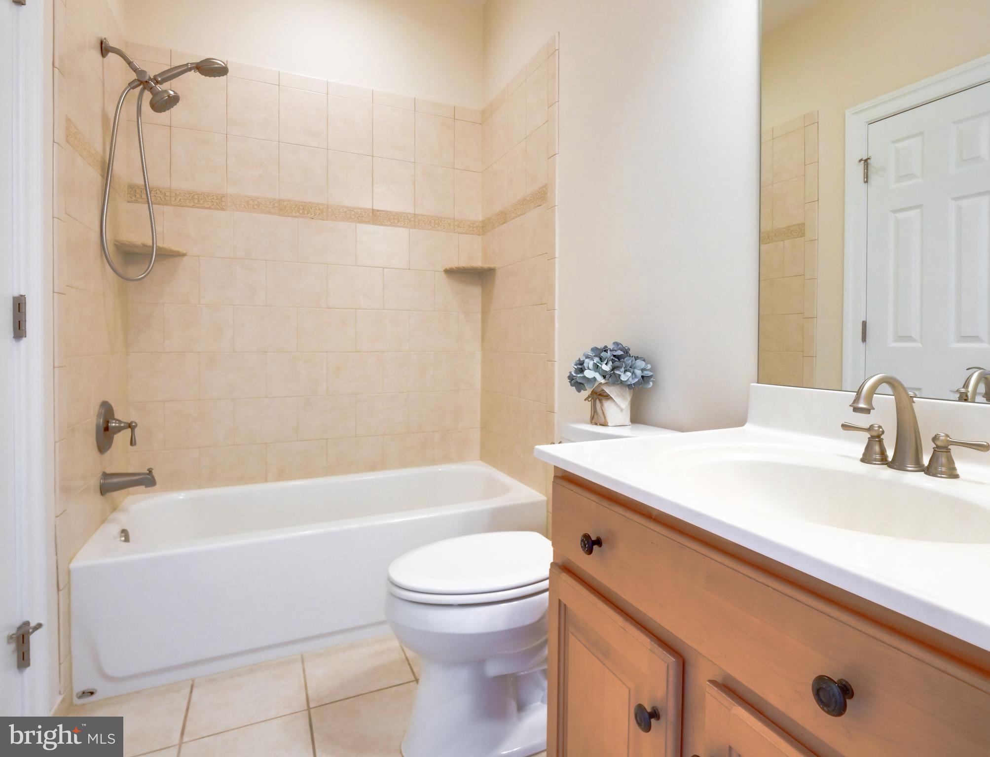 JAMES LAND - Residential