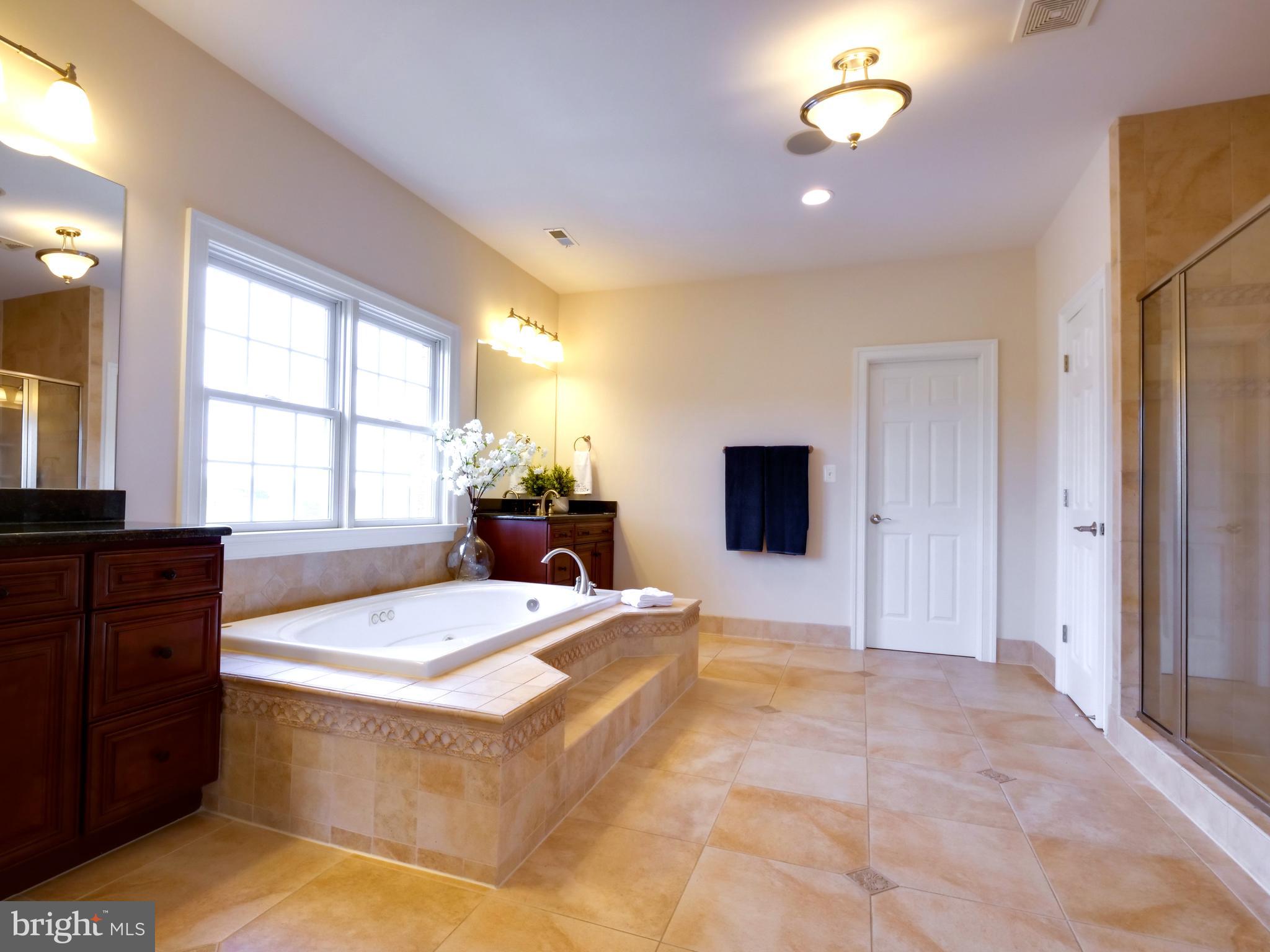 JAMES LAND - Residential