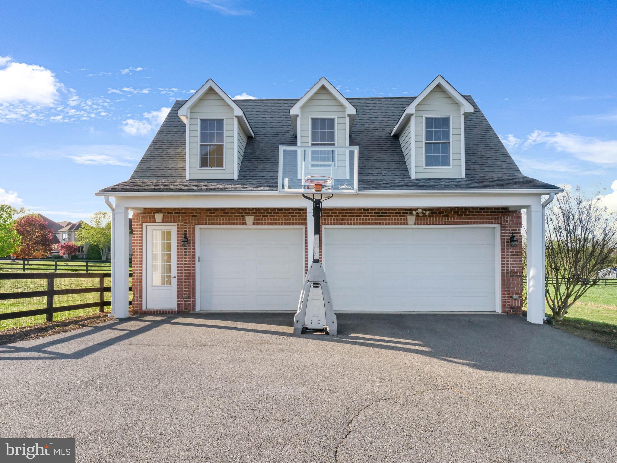 JAMES LAND - Residential