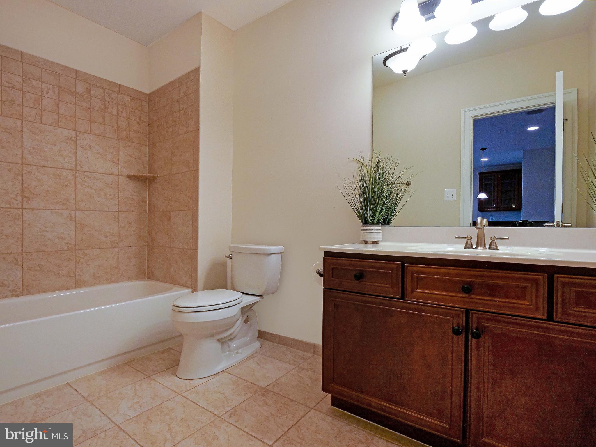 JAMES LAND - Residential