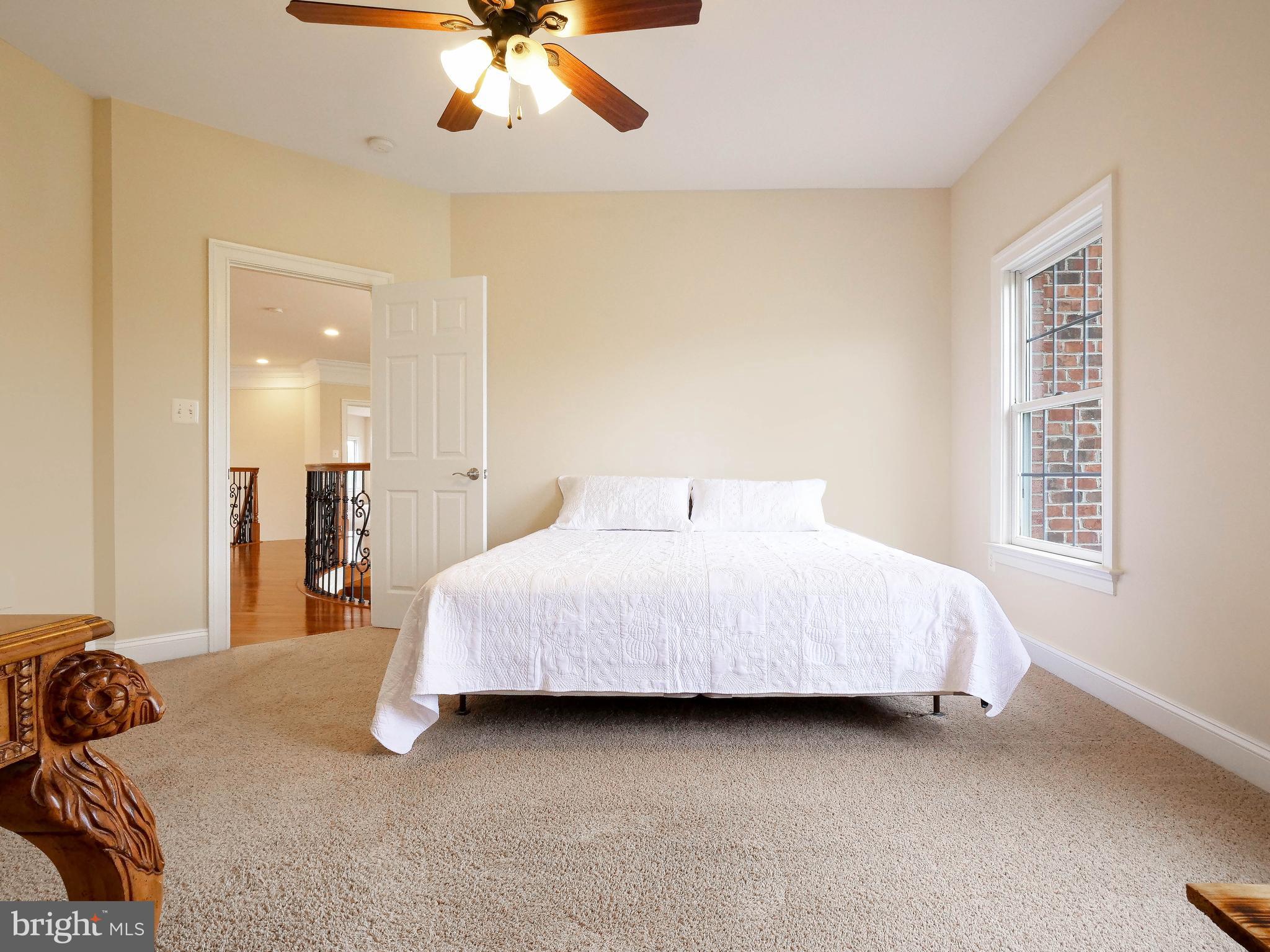 JAMES LAND - Residential