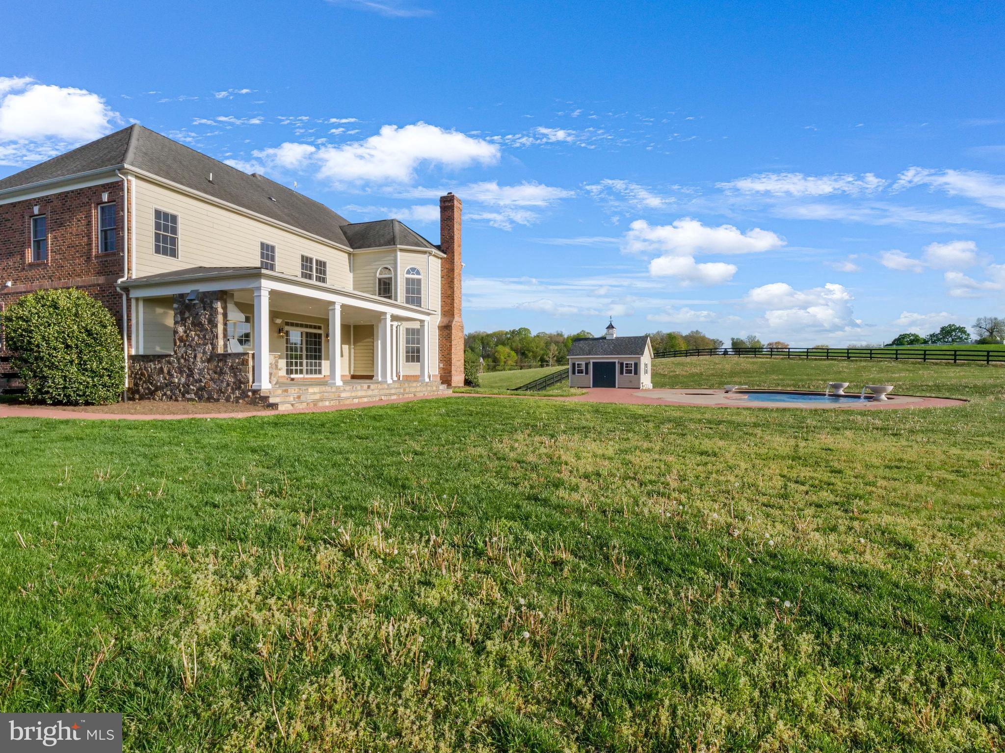 JAMES LAND - Residential