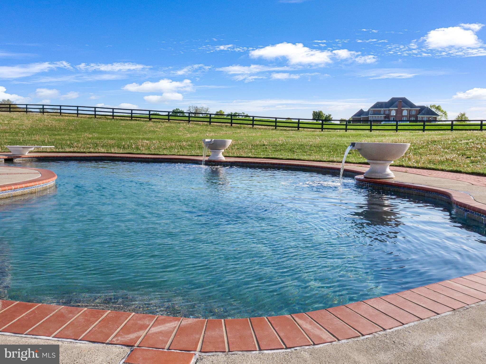 JAMES LAND - Residential