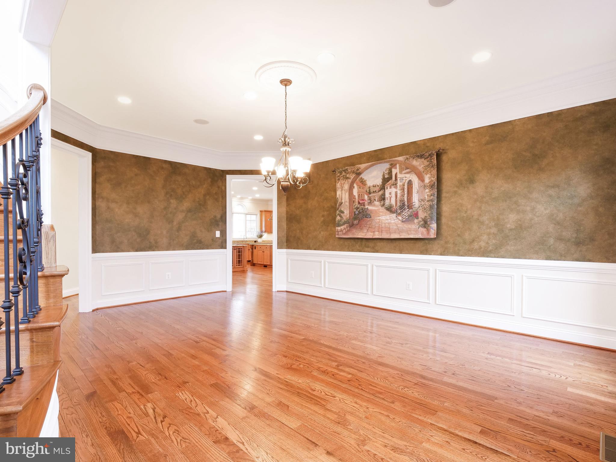 JAMES LAND - Residential