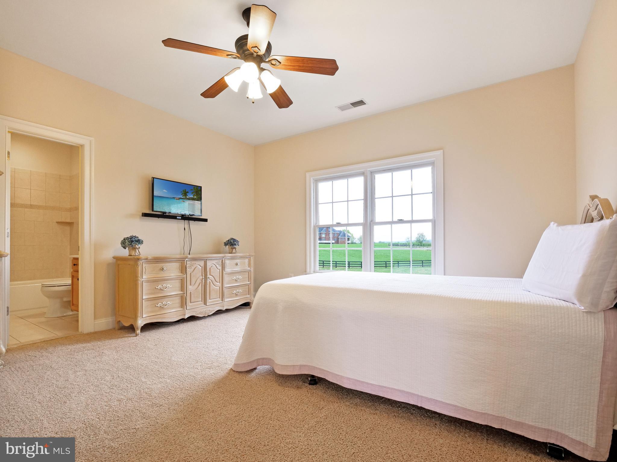 JAMES LAND - Residential