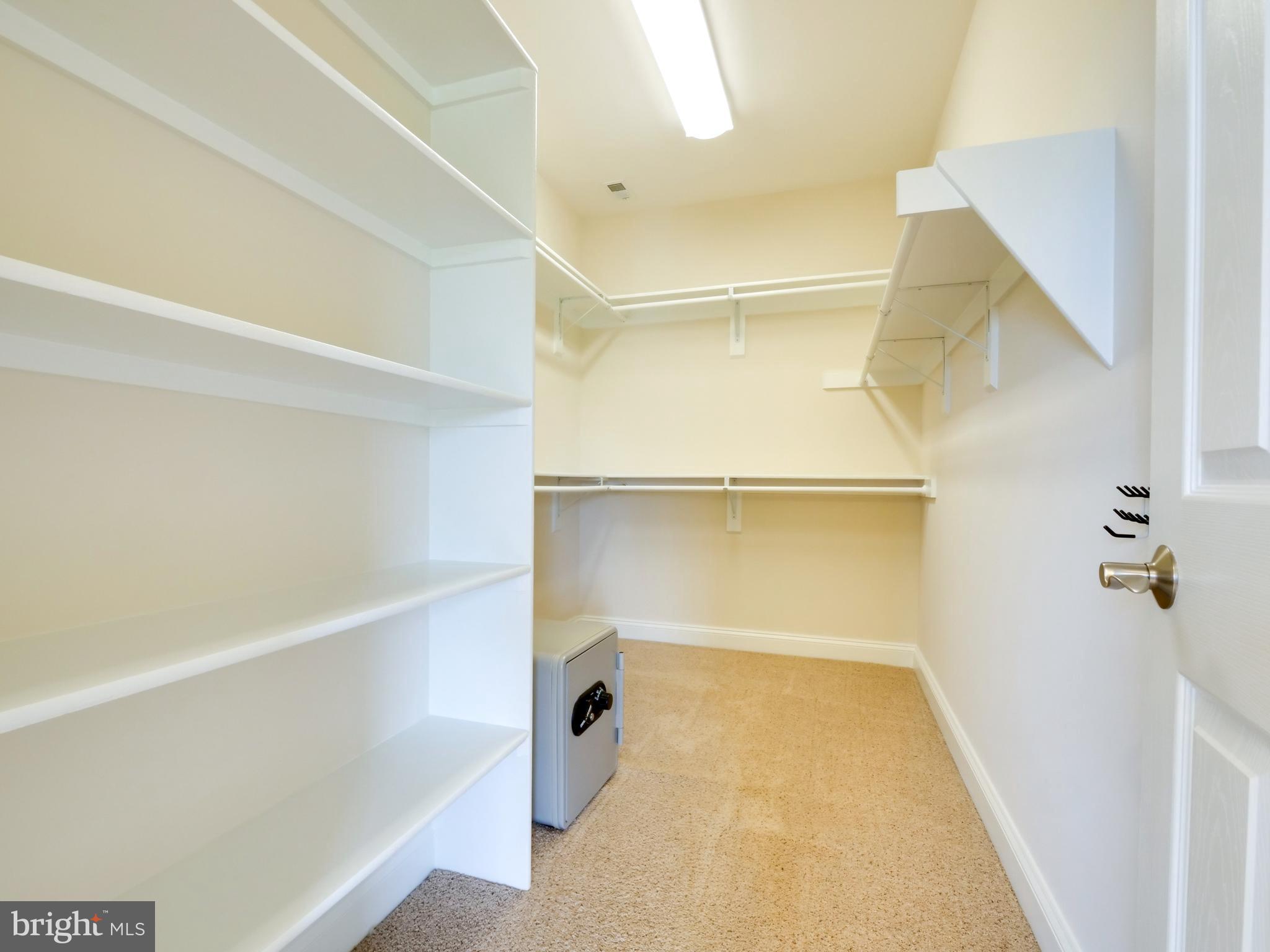 JAMES LAND - Residential