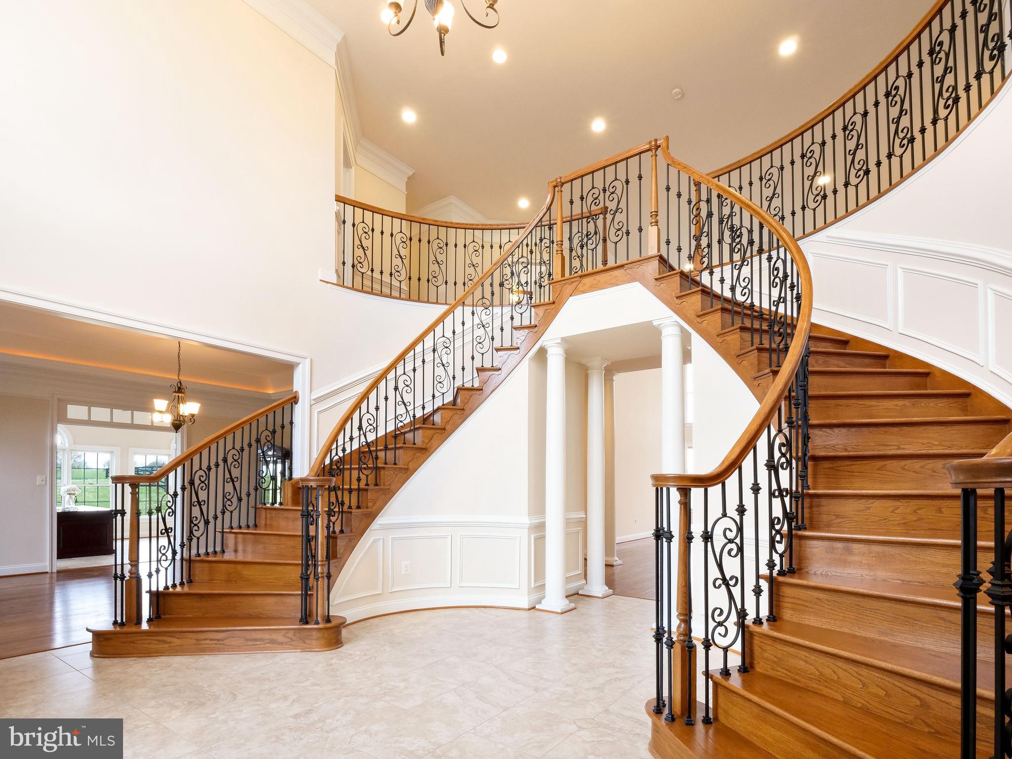 JAMES LAND - Residential