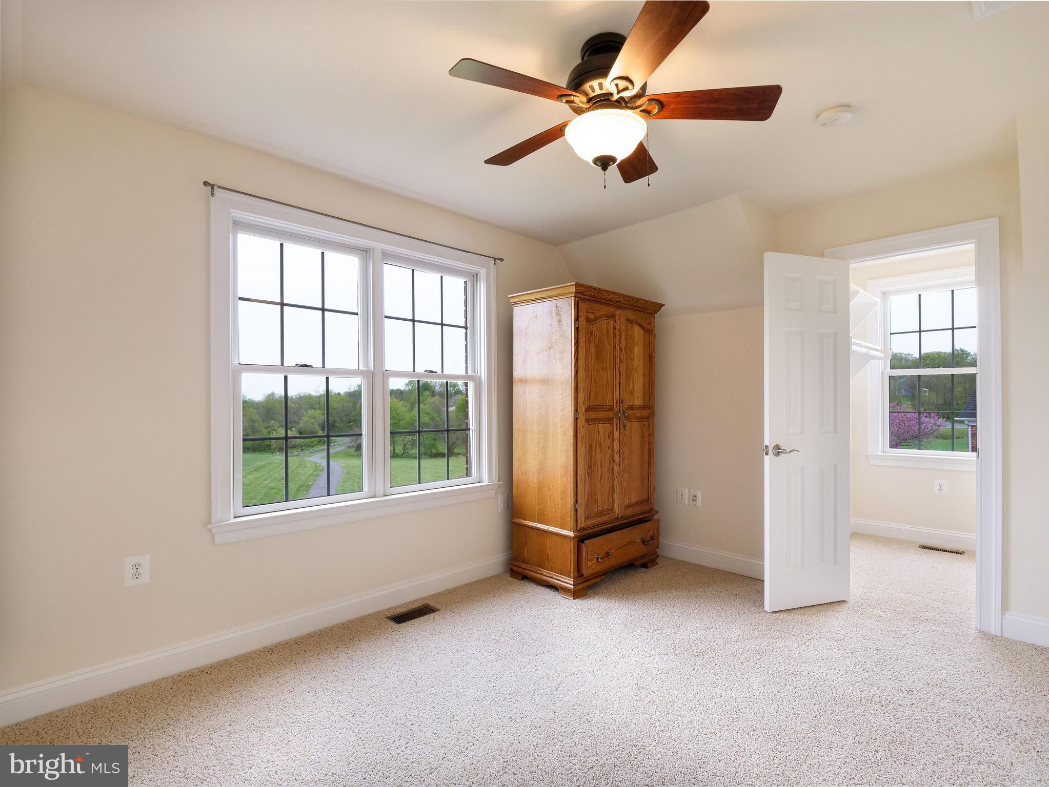 JAMES LAND - Residential