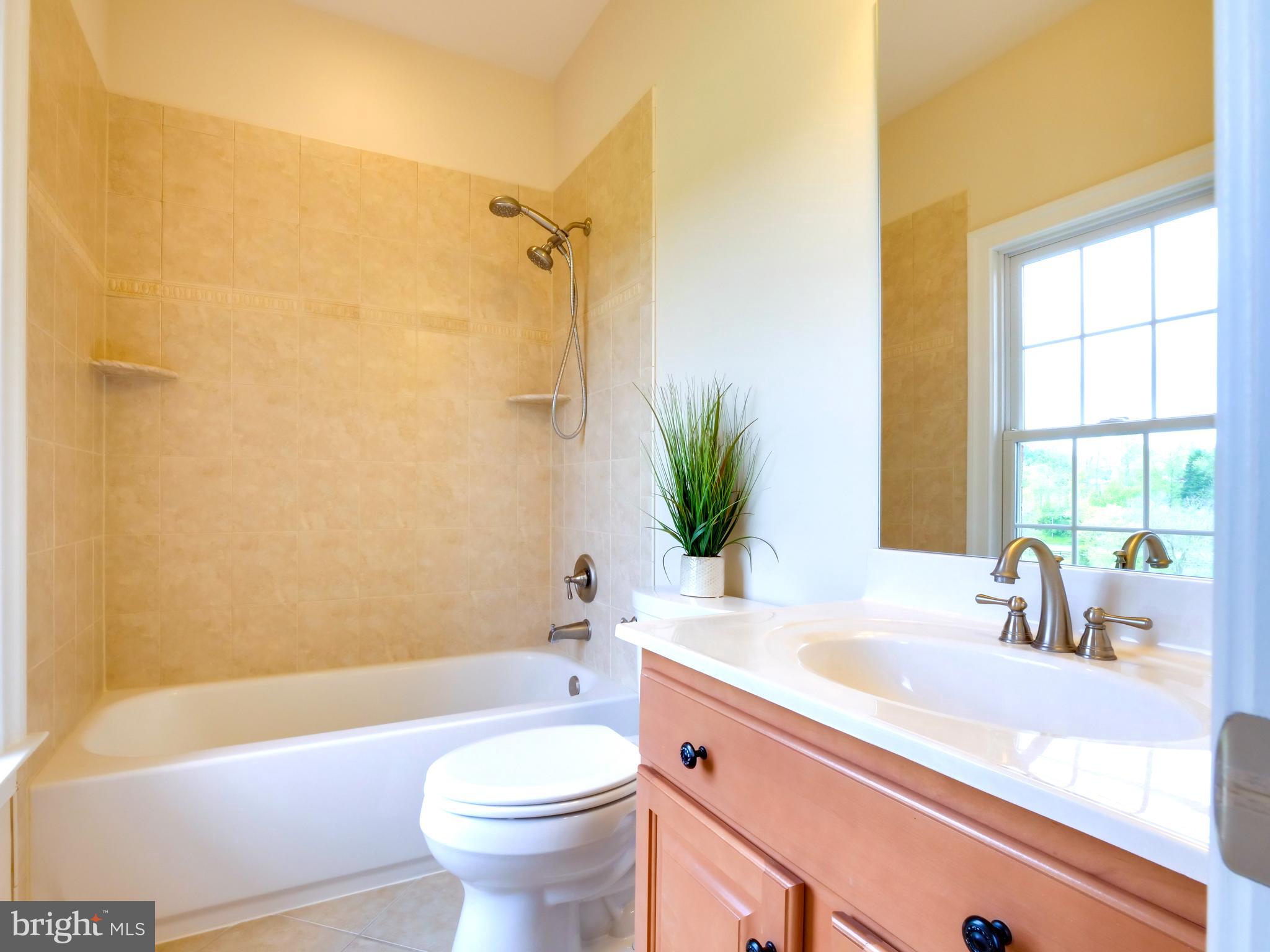 JAMES LAND - Residential