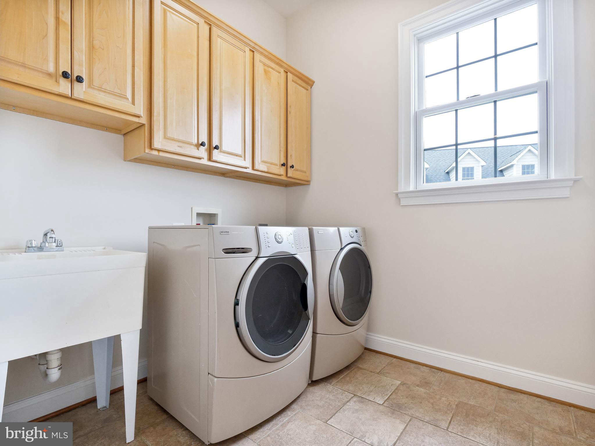 JAMES LAND - Residential