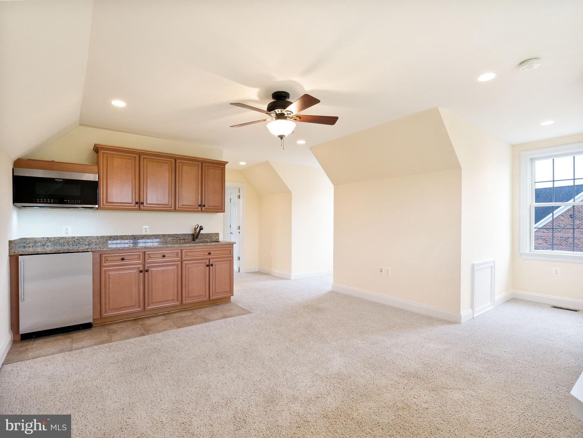 JAMES LAND - Residential