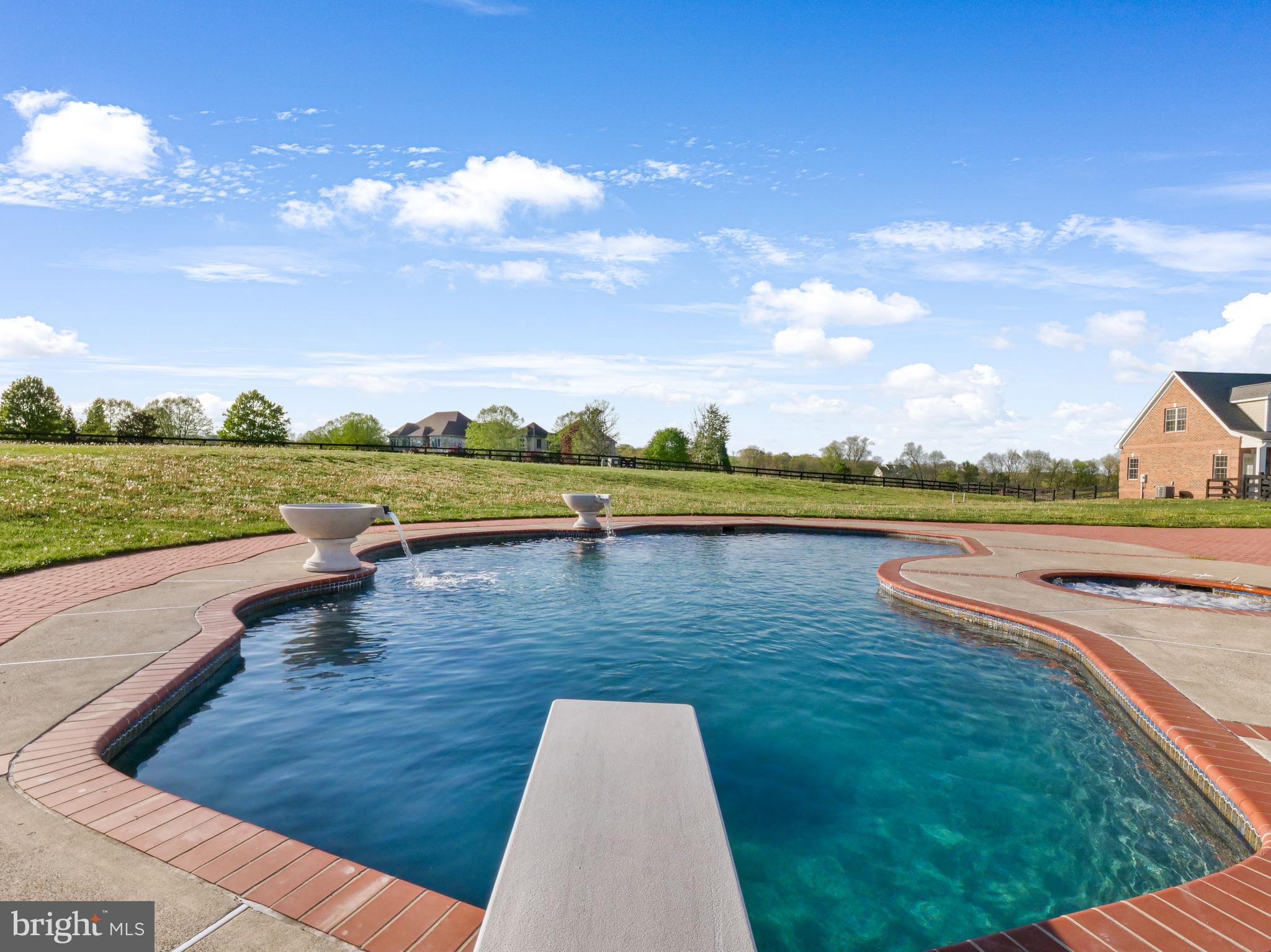 JAMES LAND - Residential