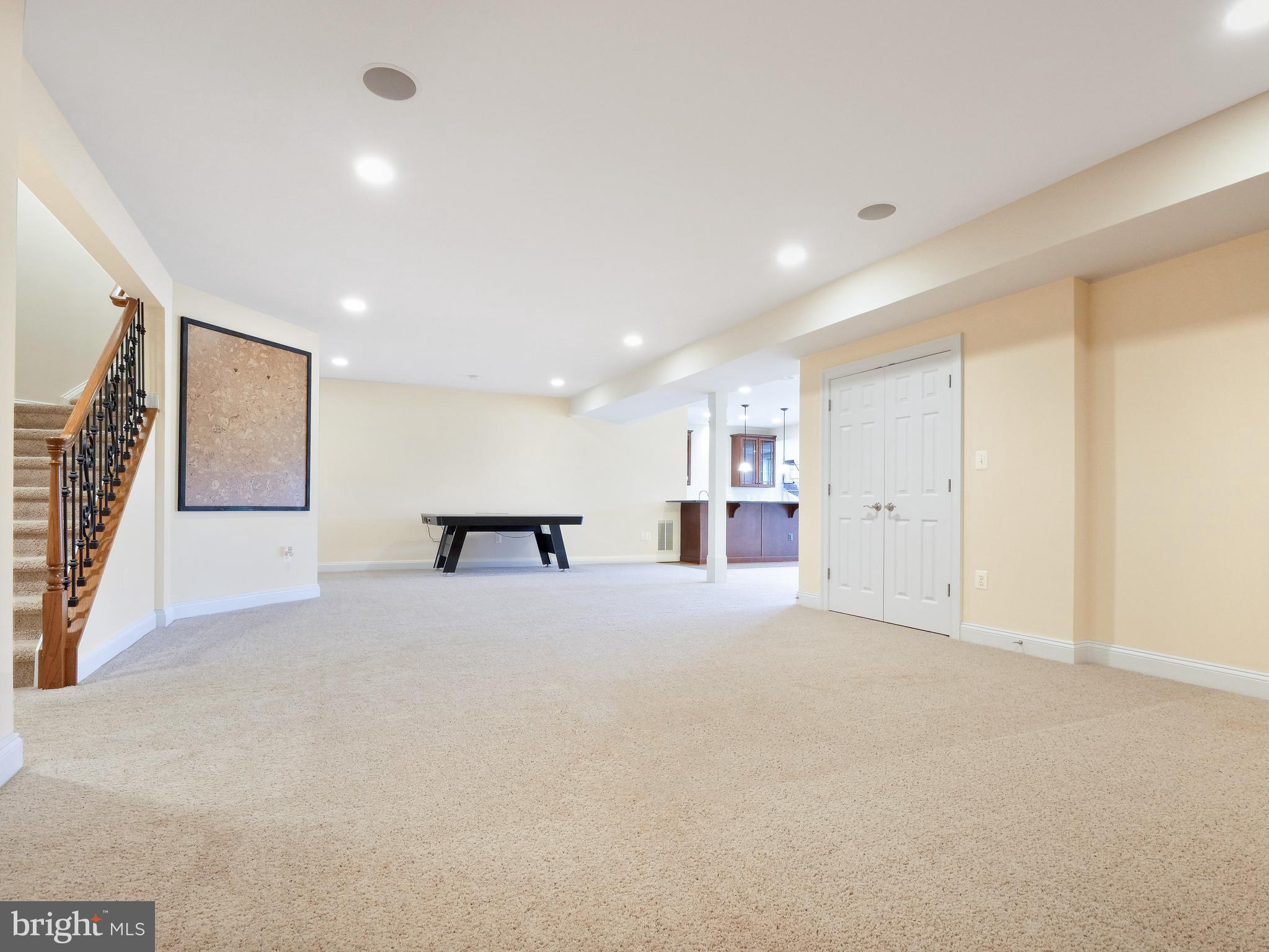 JAMES LAND - Residential