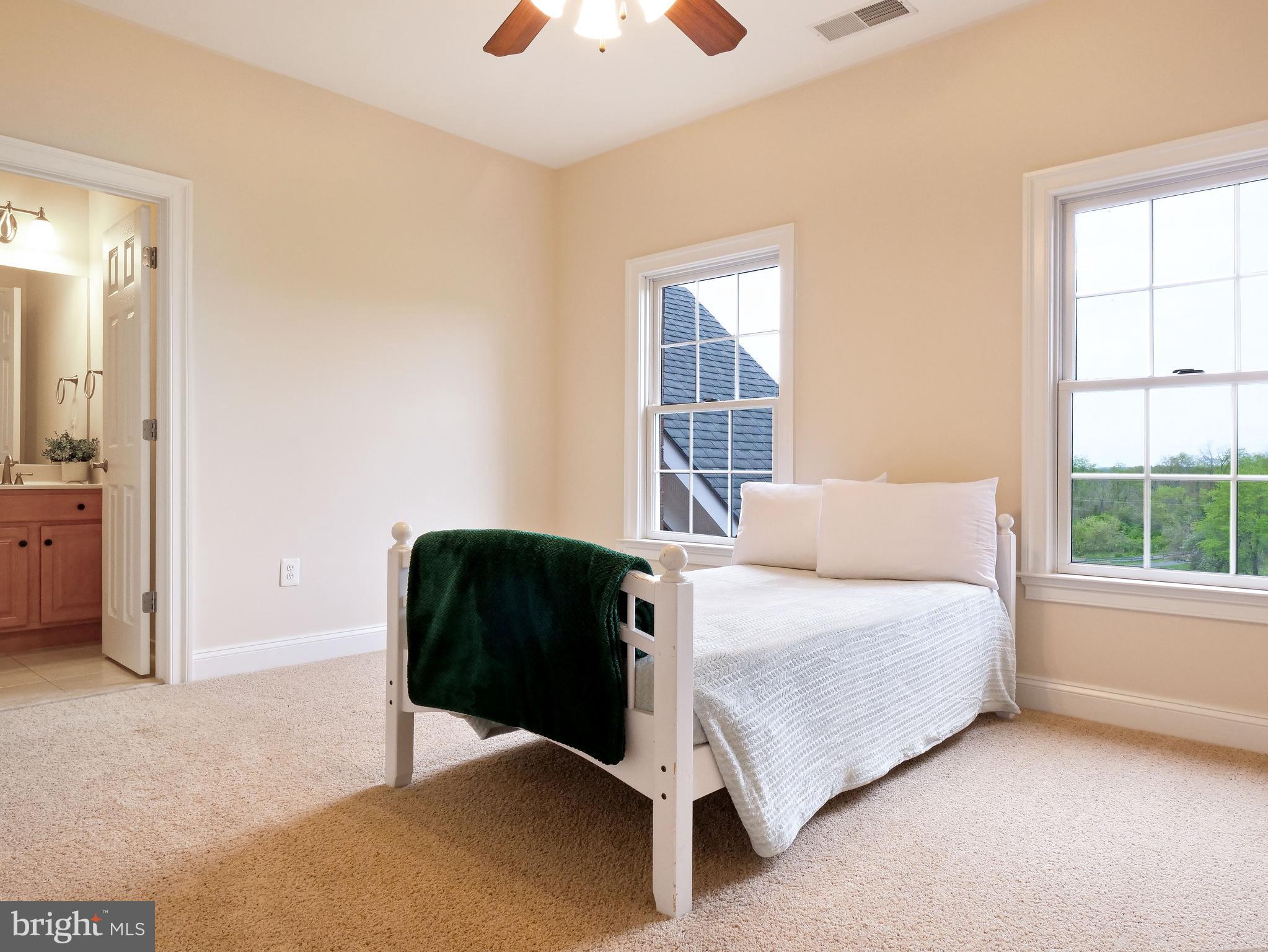 JAMES LAND - Residential