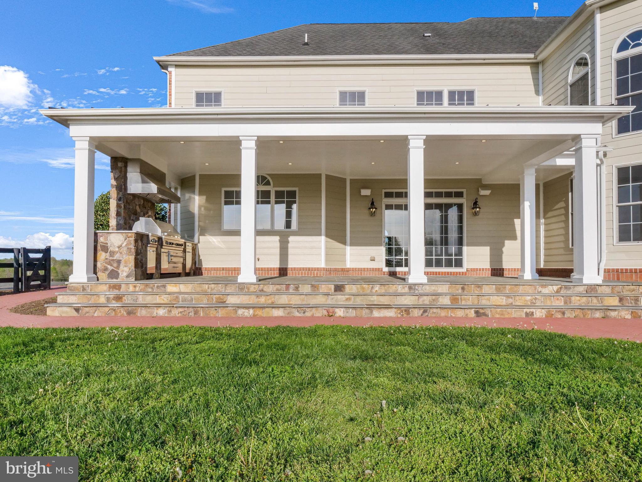 JAMES LAND - Residential