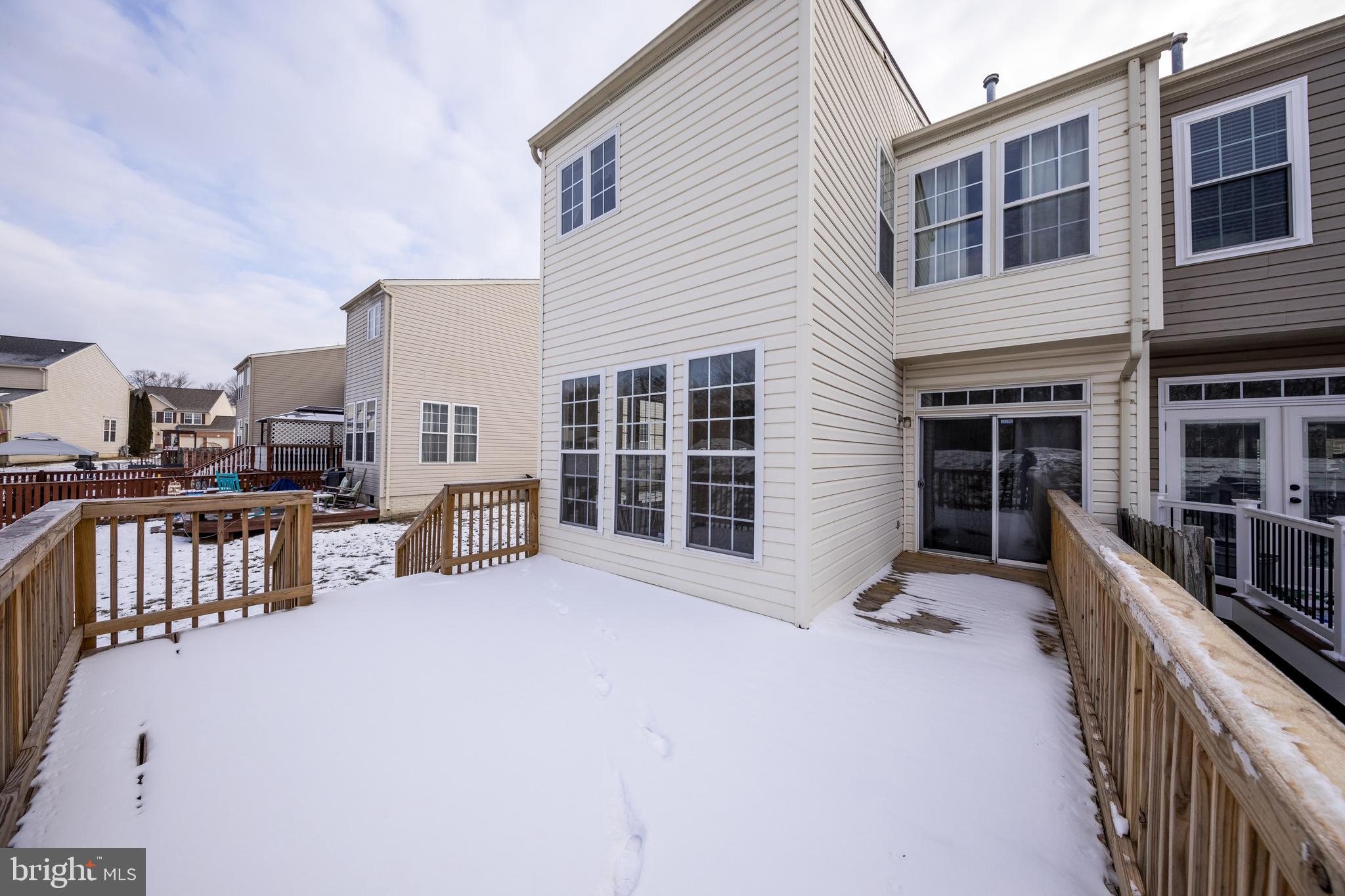 HOLLY WOODS - Residential Lease