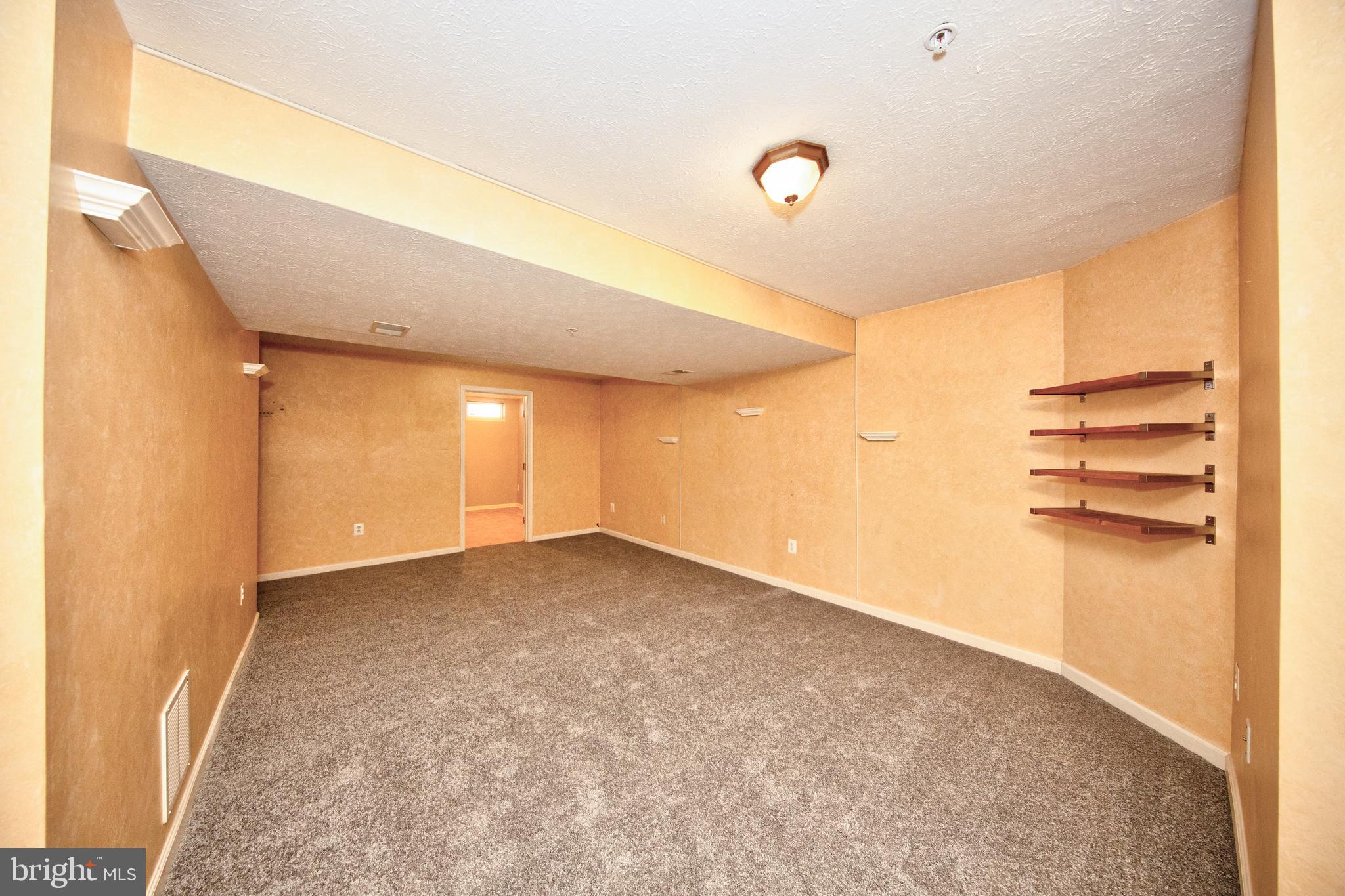 HOLLY WOODS - Residential Lease