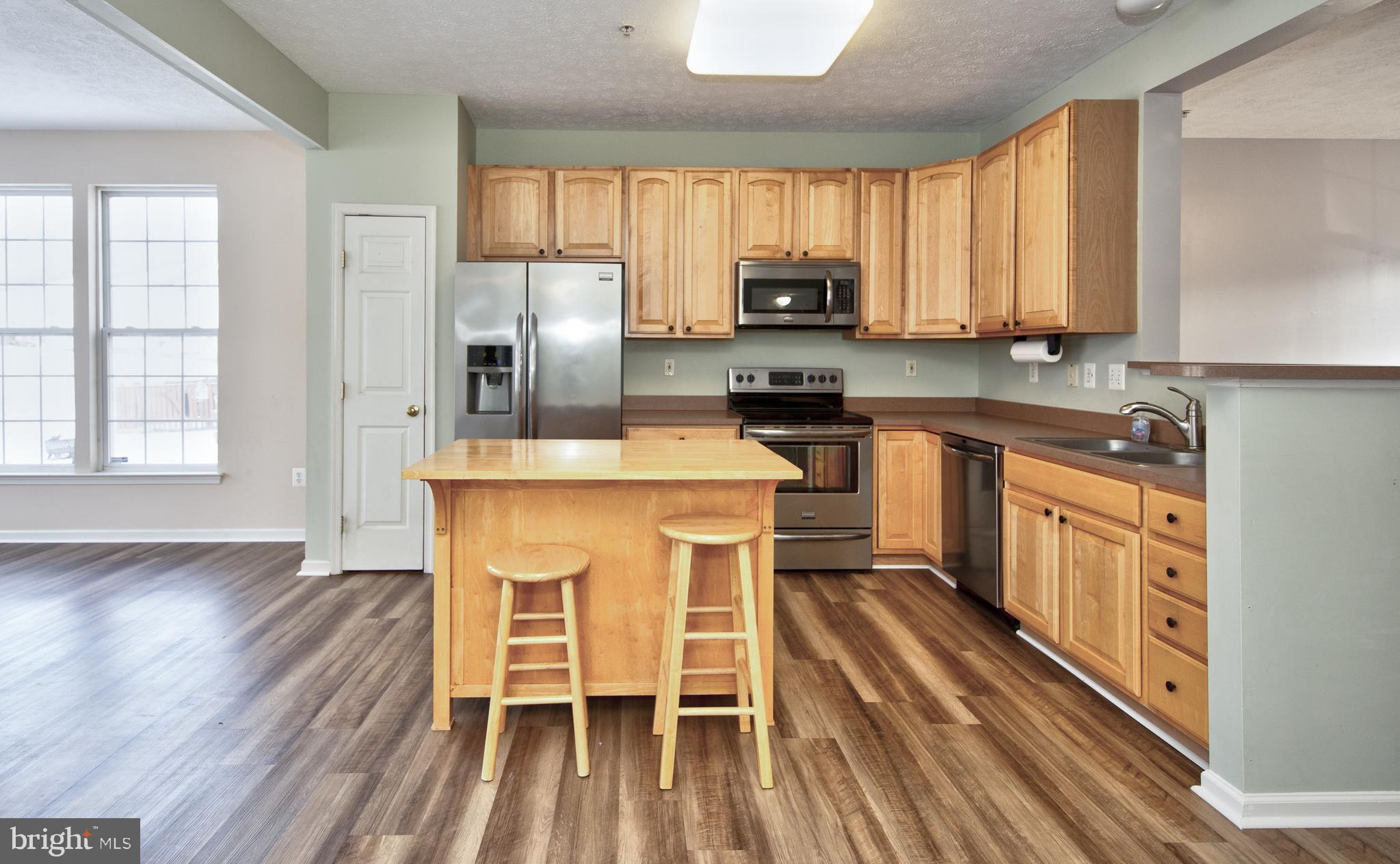 HOLLY WOODS - Residential Lease