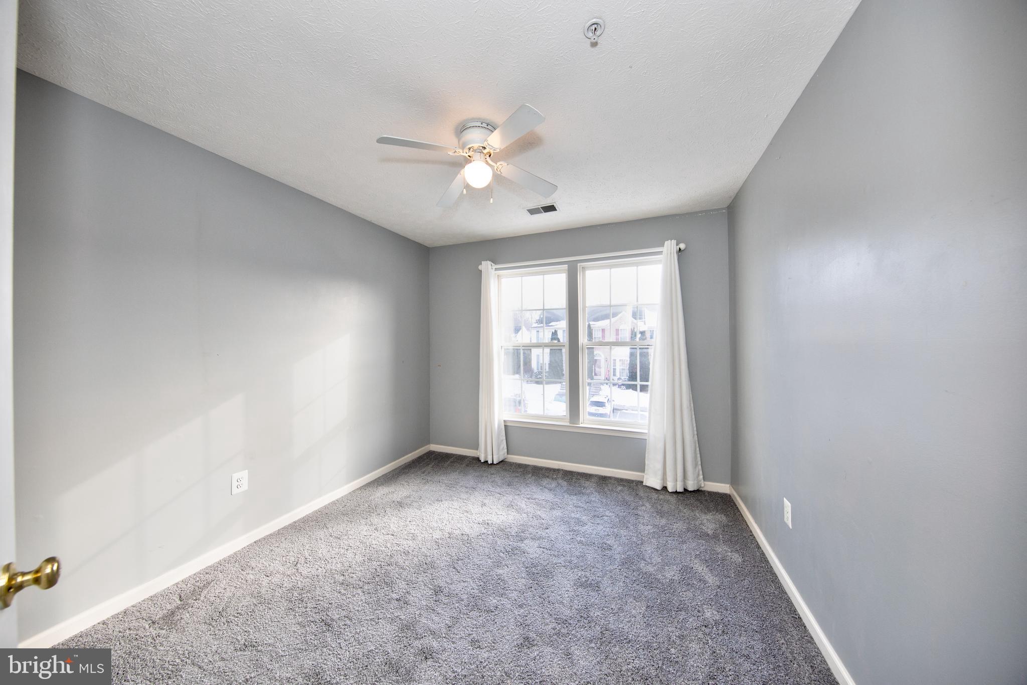 HOLLY WOODS - Residential Lease