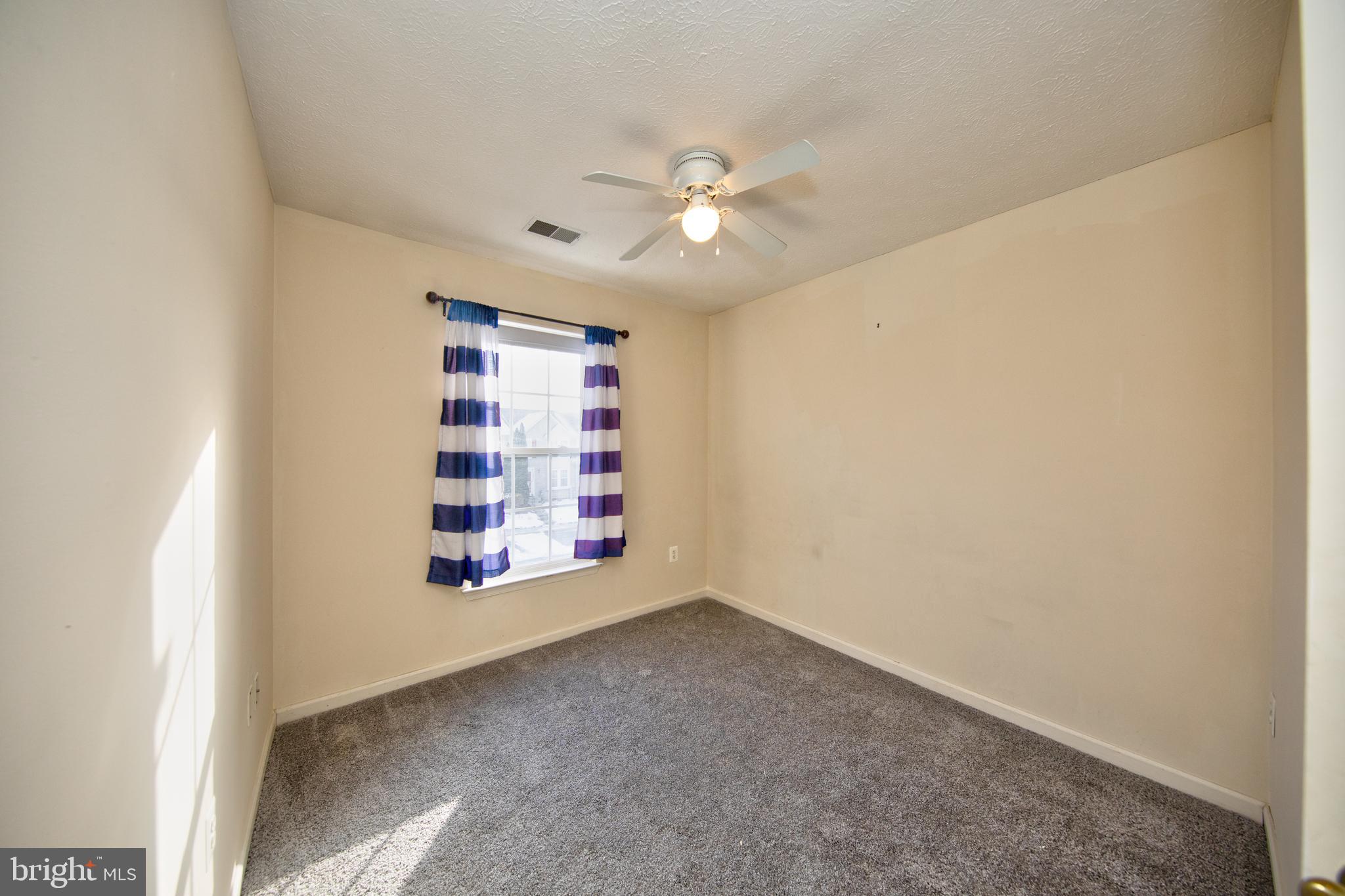 HOLLY WOODS - Residential Lease