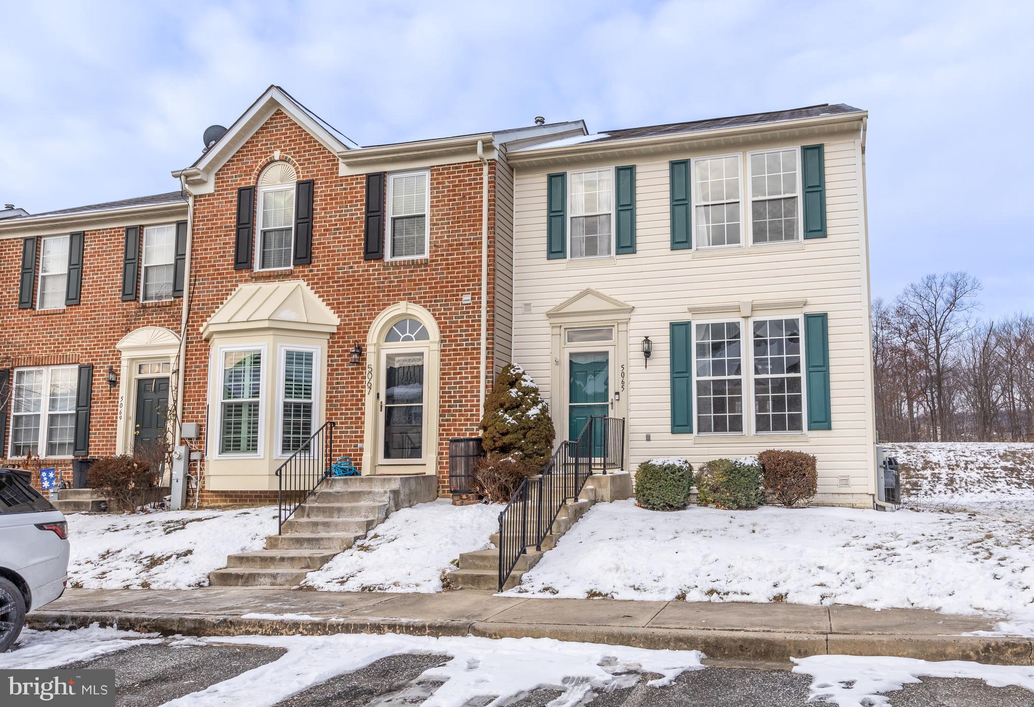 HOLLY WOODS - Residential Lease