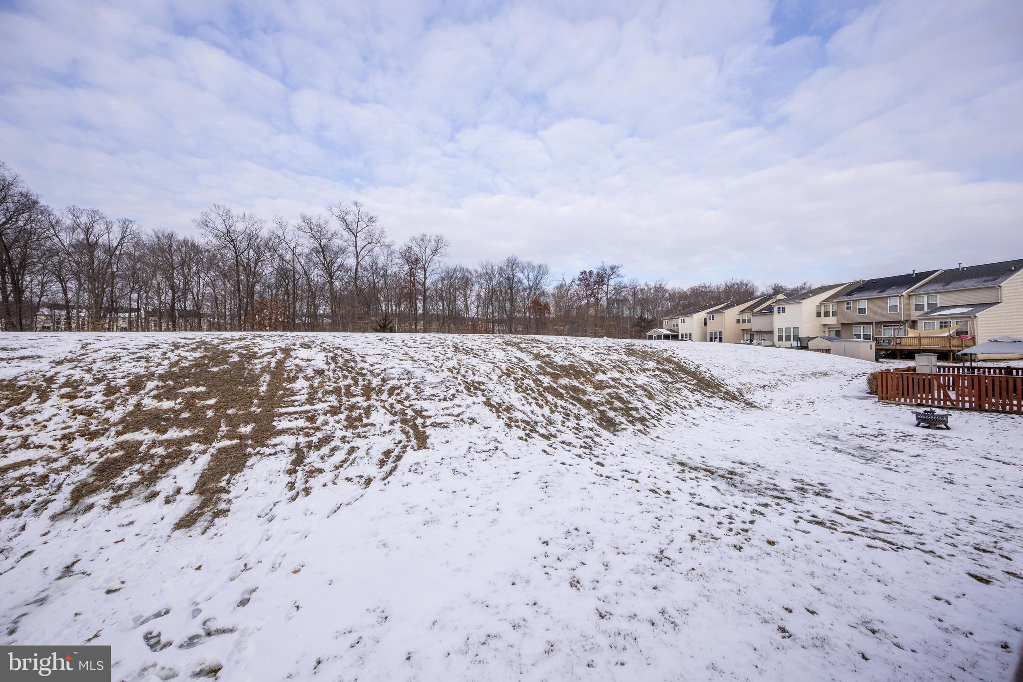 HOLLY WOODS - Residential Lease