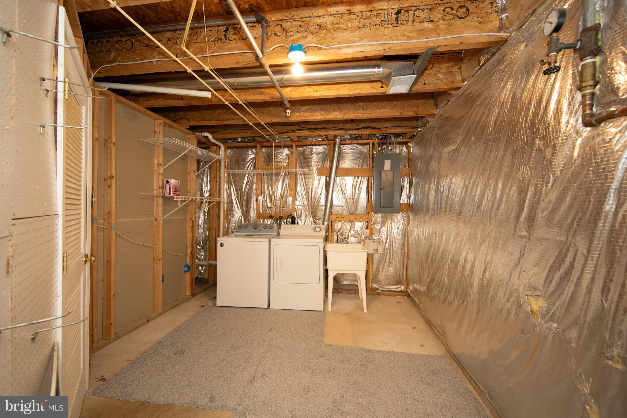 HOLLY WOODS - Residential Lease