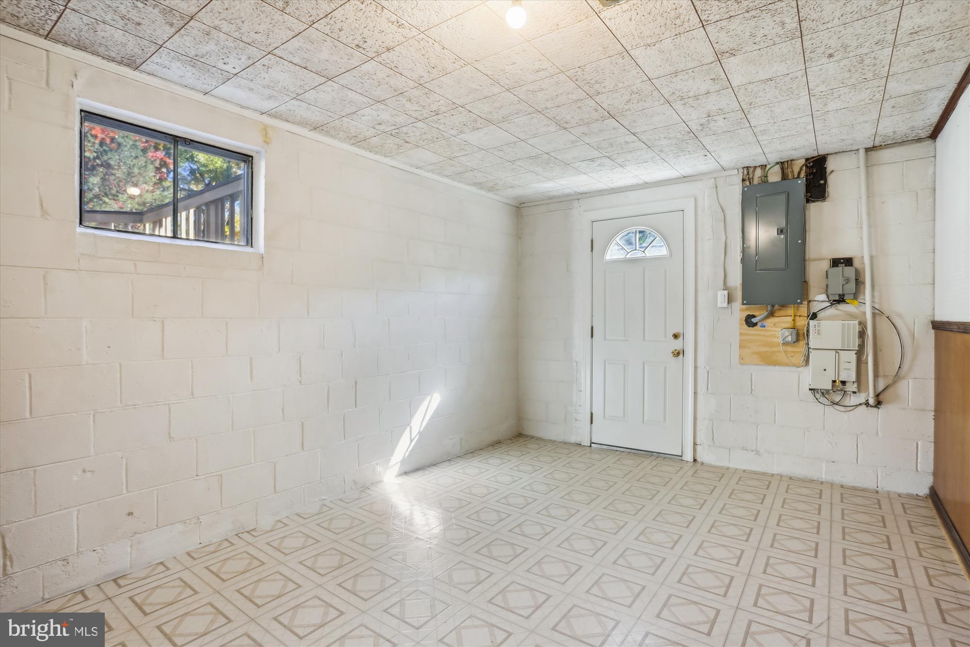 OLD POST ESTATES - Residential