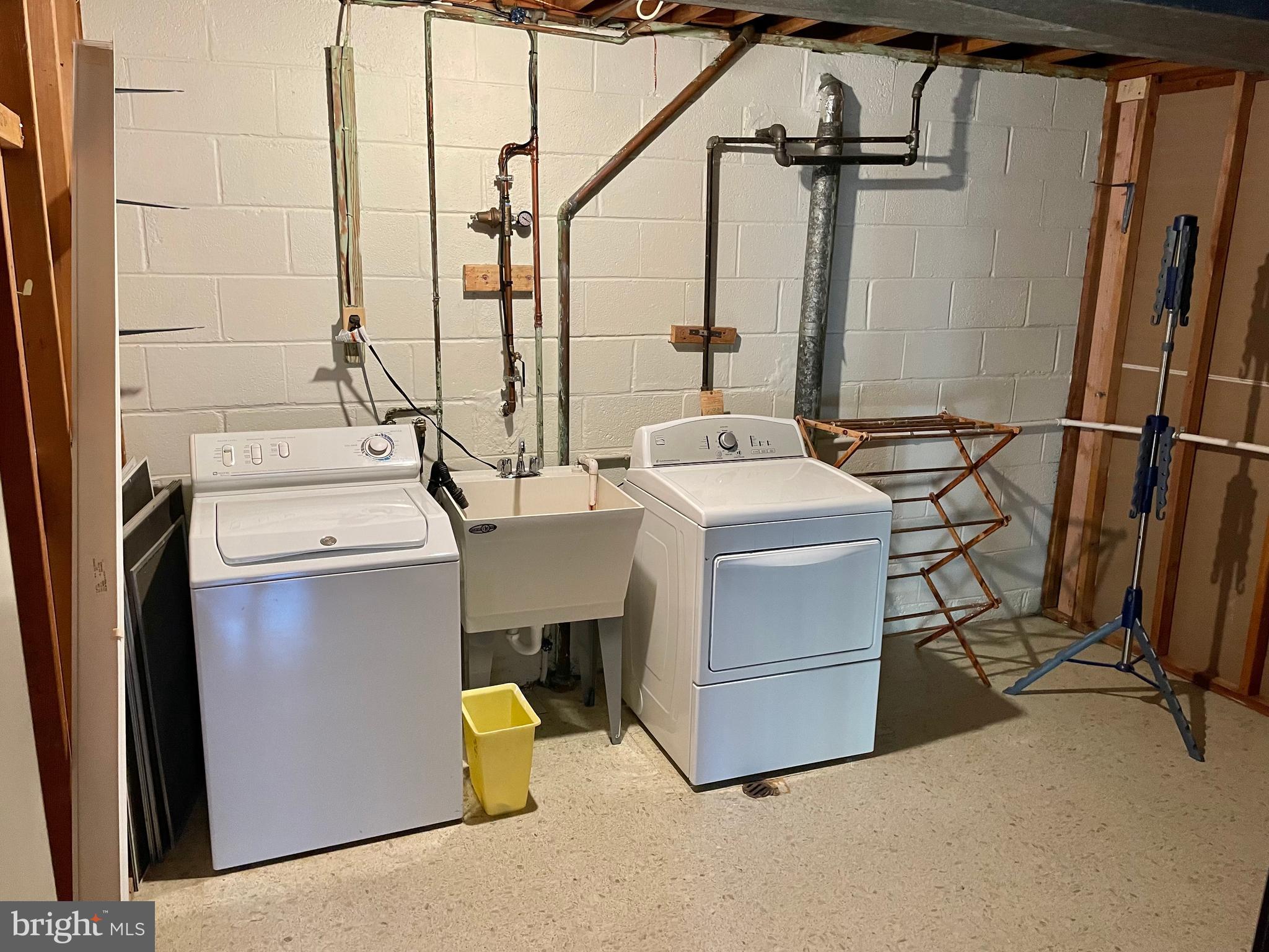 CANTERBURY WOODS - Residential