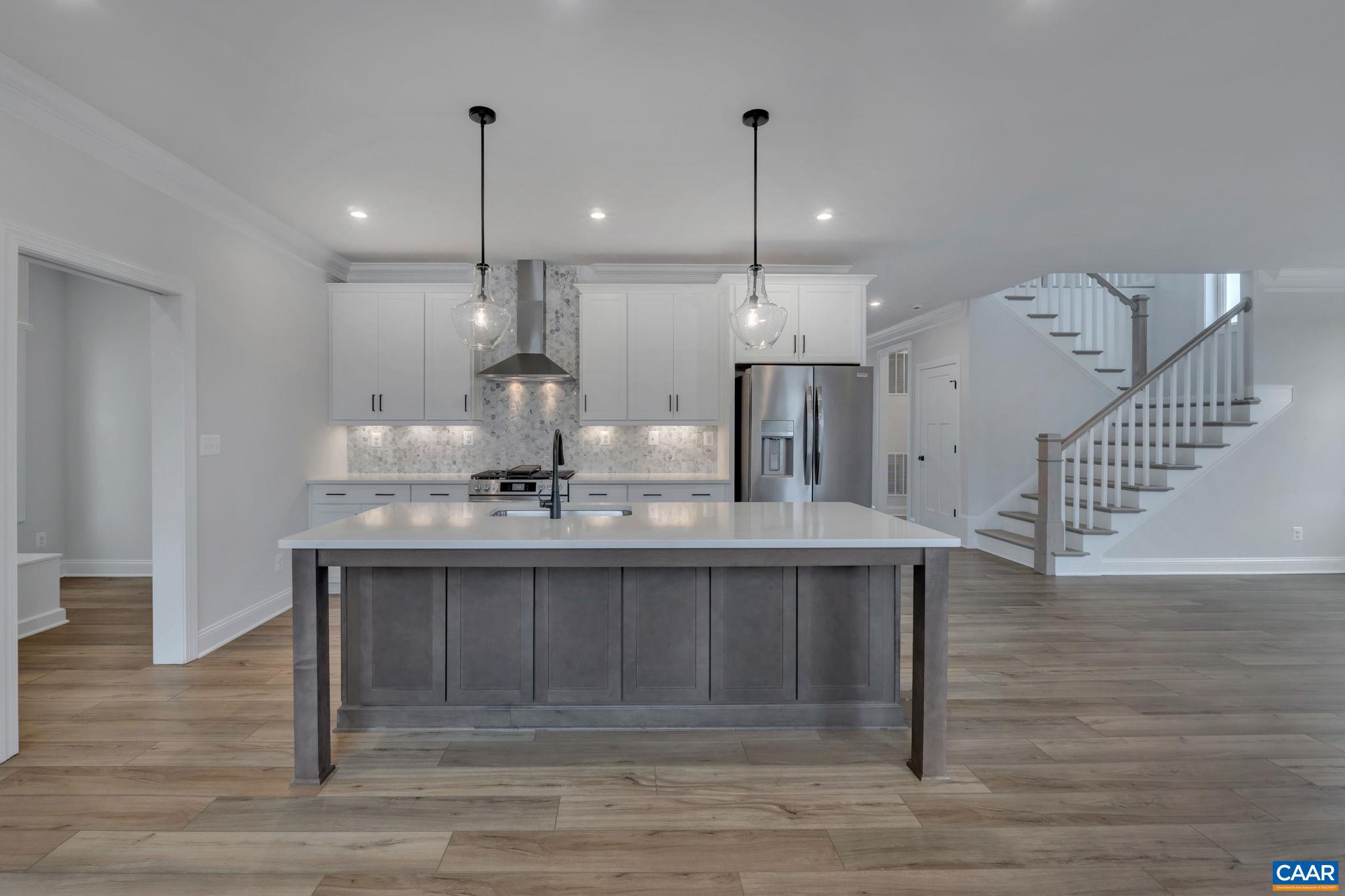 SPRING CREEK - Residential