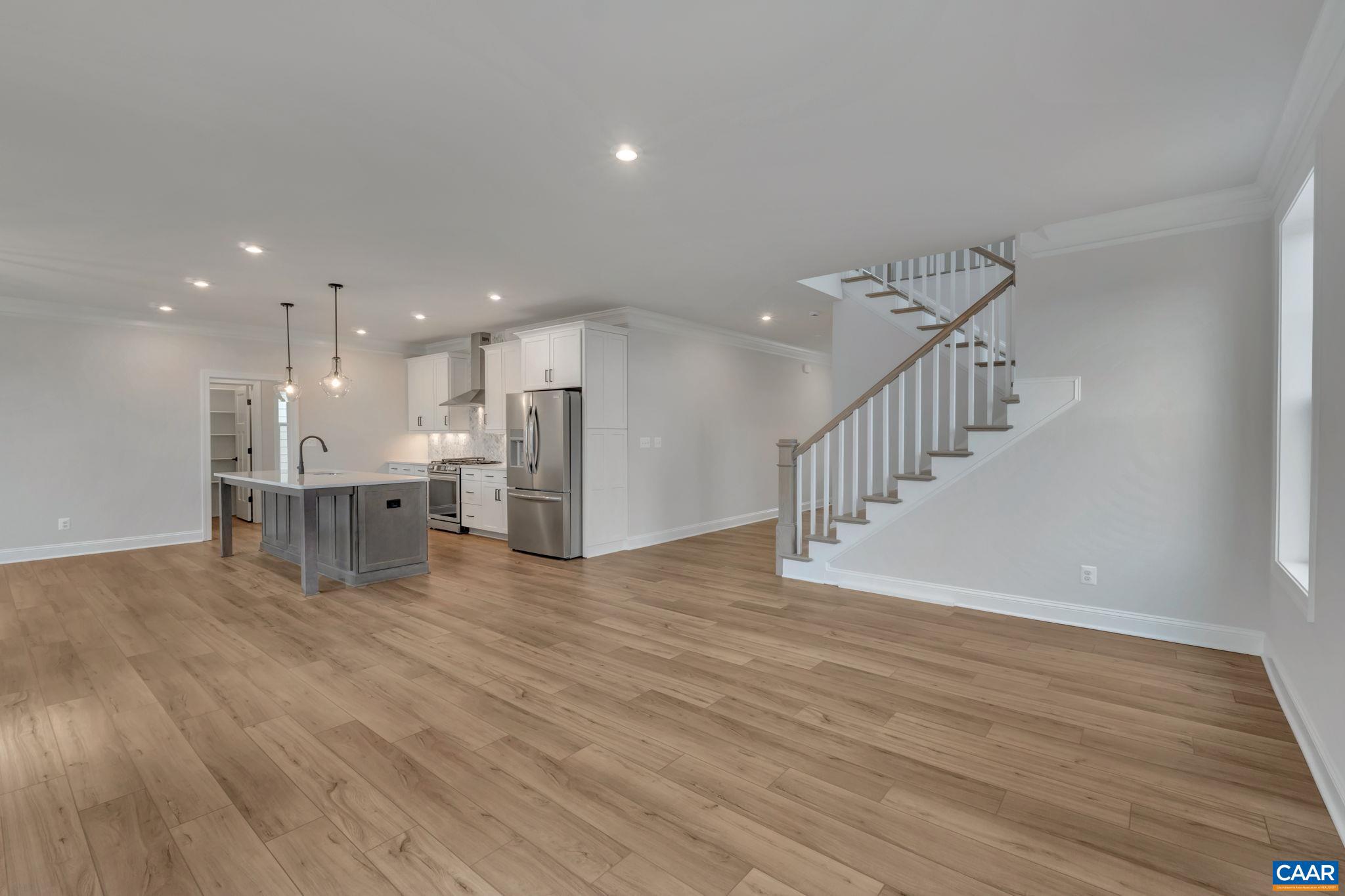 SPRING CREEK - Residential