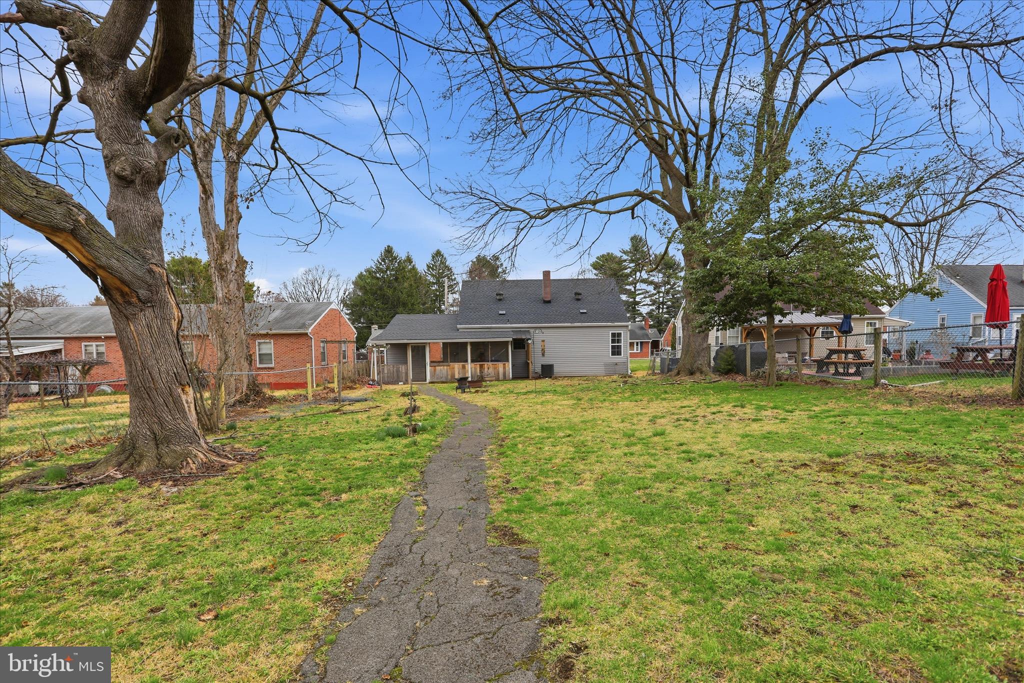 HAGERSTOWN - Residential