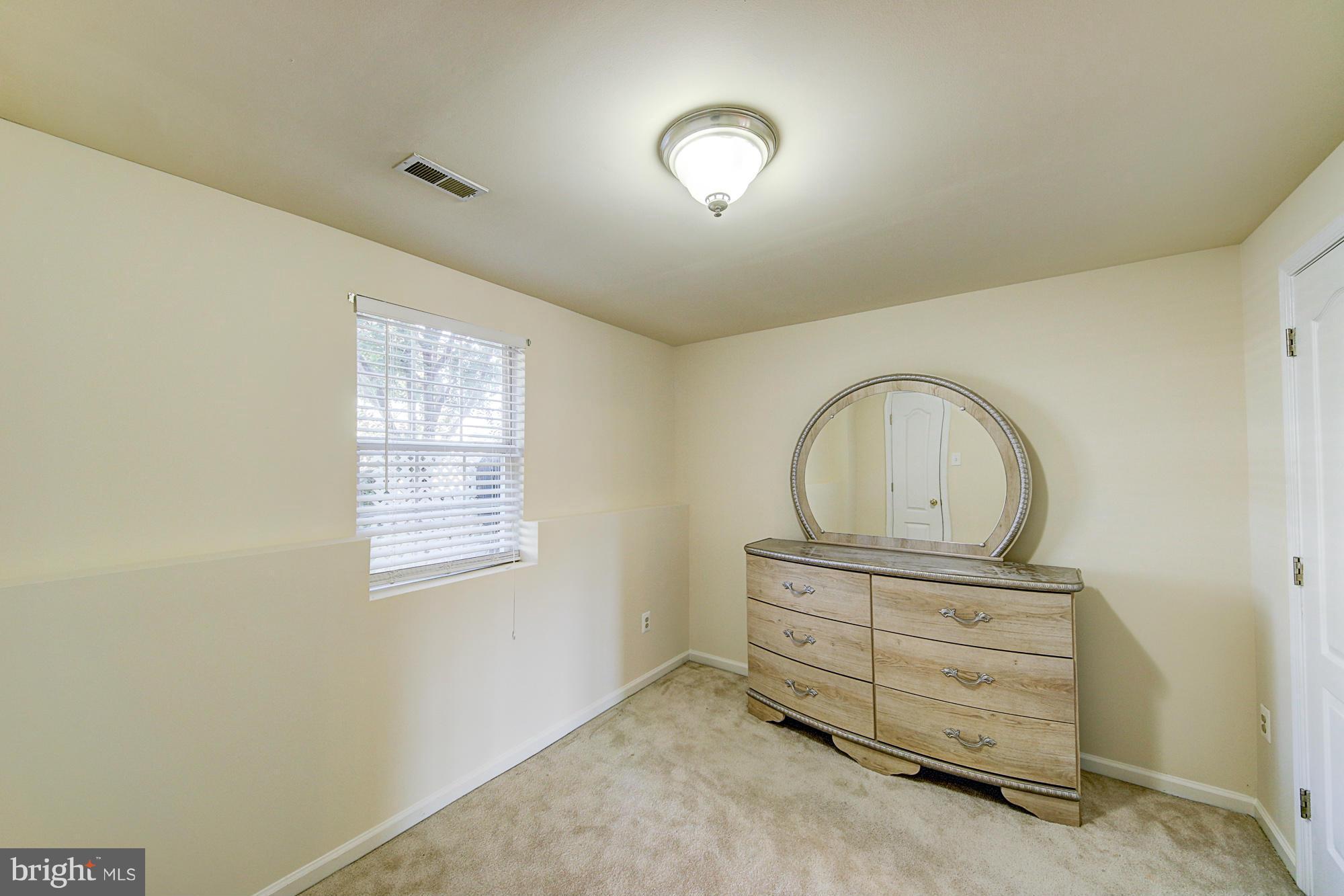 ASHBURN VILLAGE - Residential