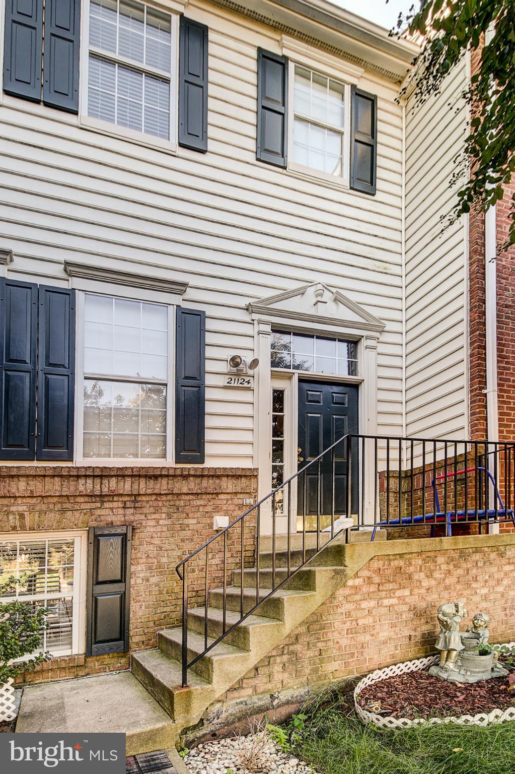 ASHBURN VILLAGE - Residential