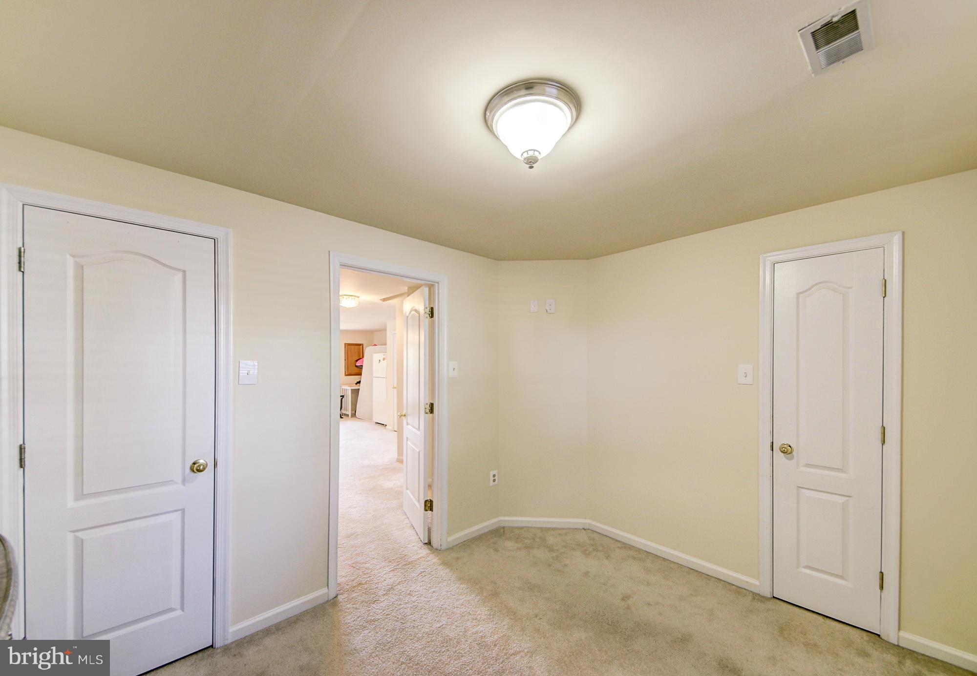 ASHBURN VILLAGE - Residential