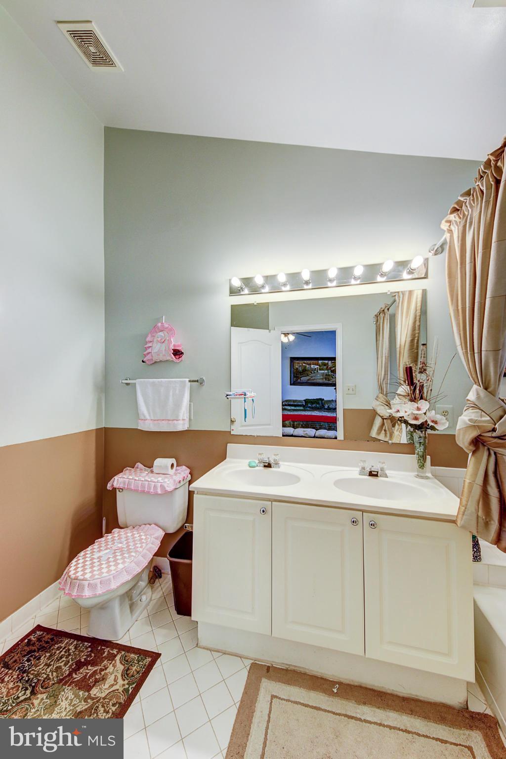 ASHBURN VILLAGE - Residential