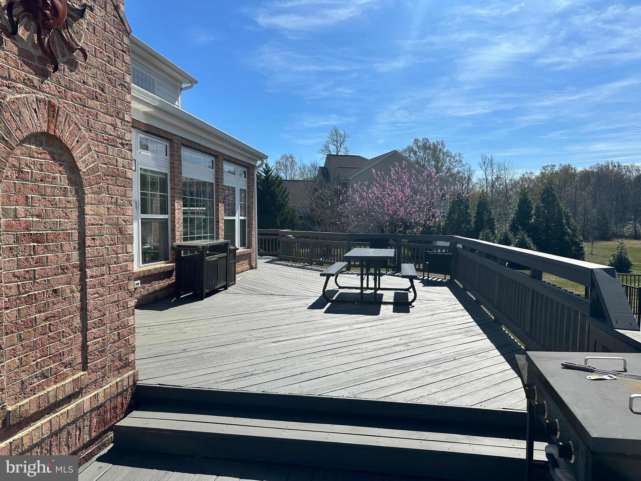 SINGLE OAKS - Residential