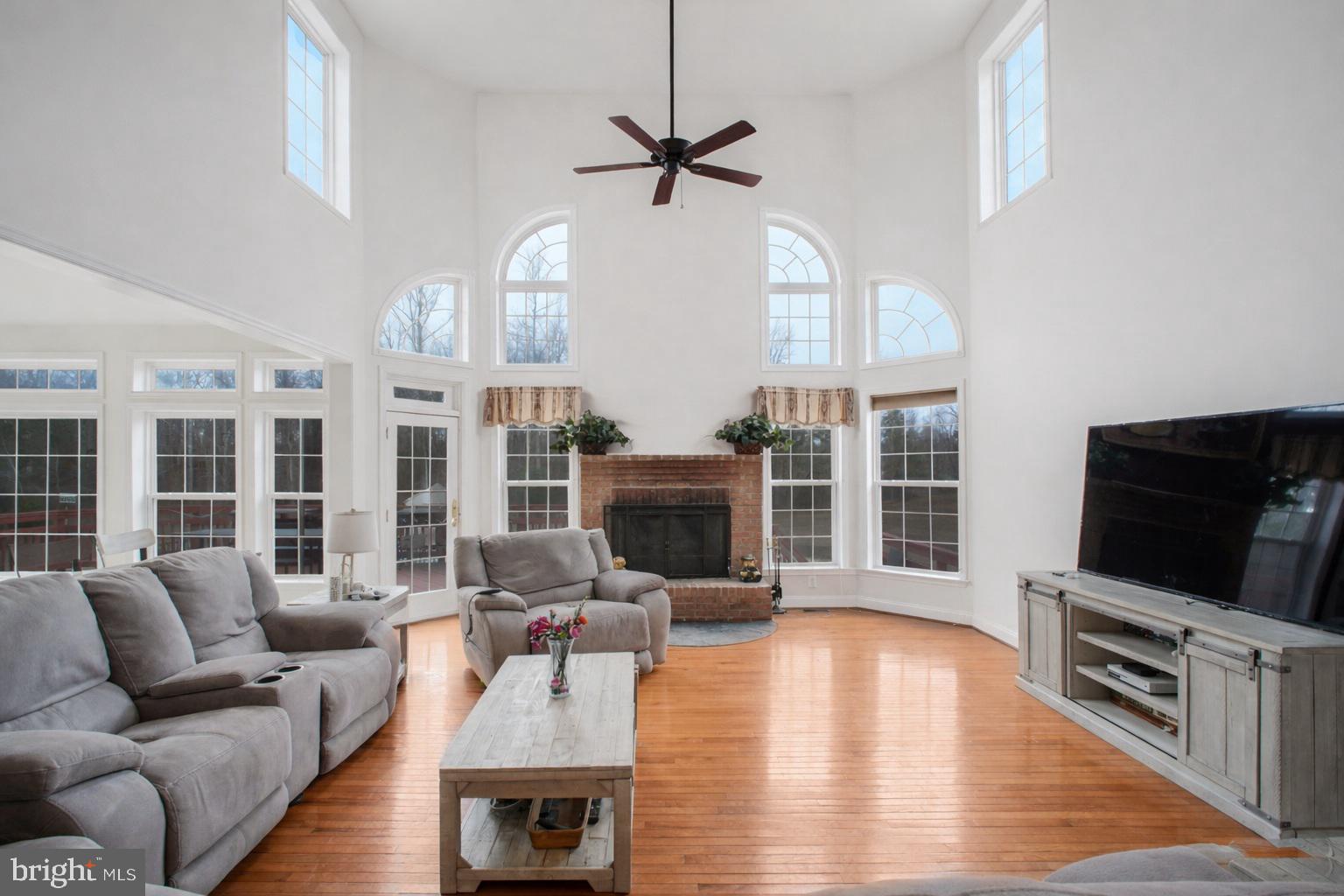 SINGLE OAKS - Residential