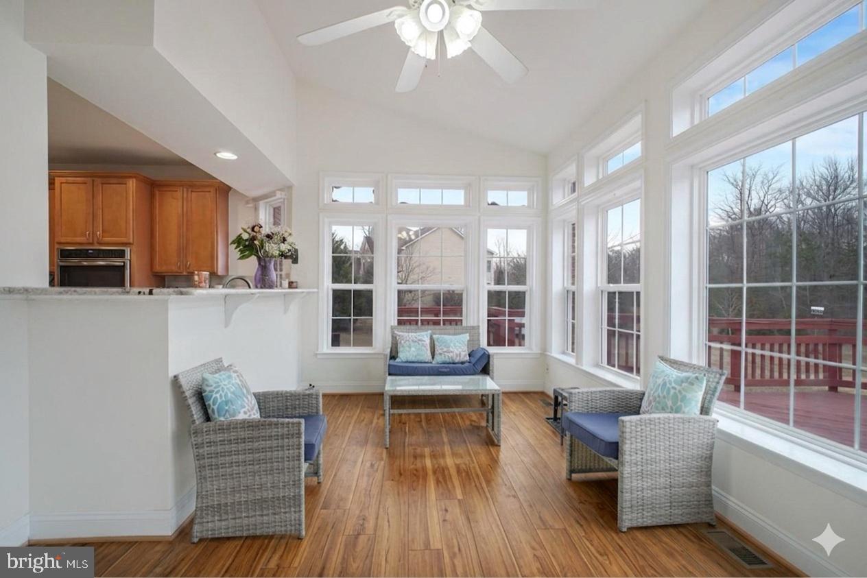 SINGLE OAKS - Residential