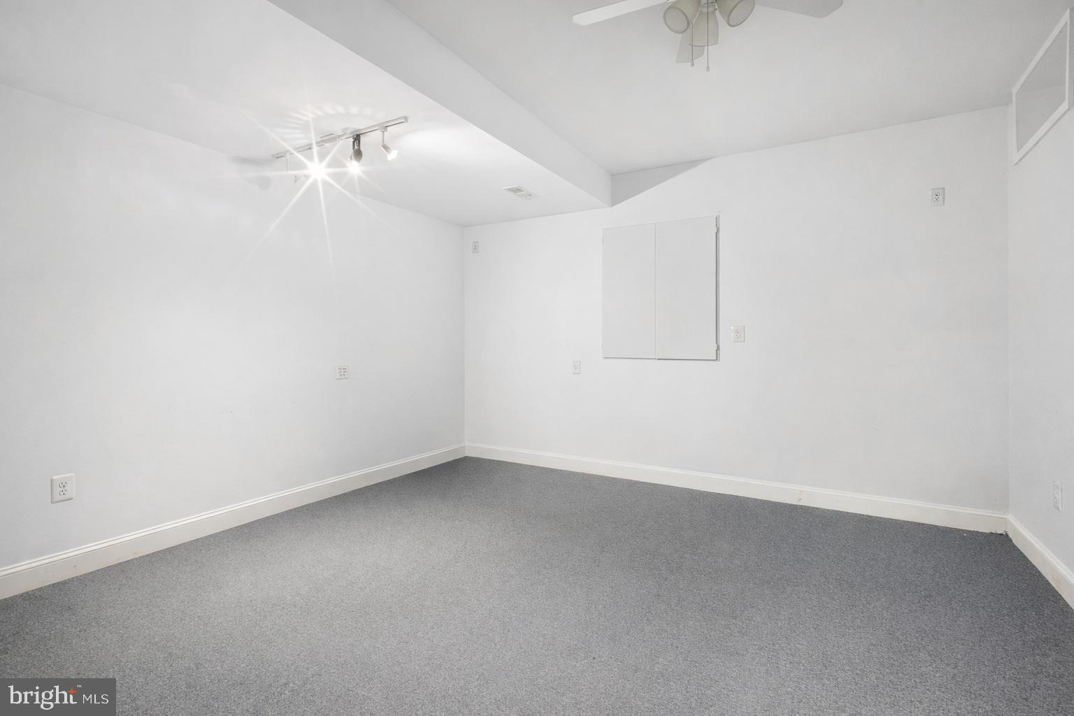 SINGLE OAKS - Residential