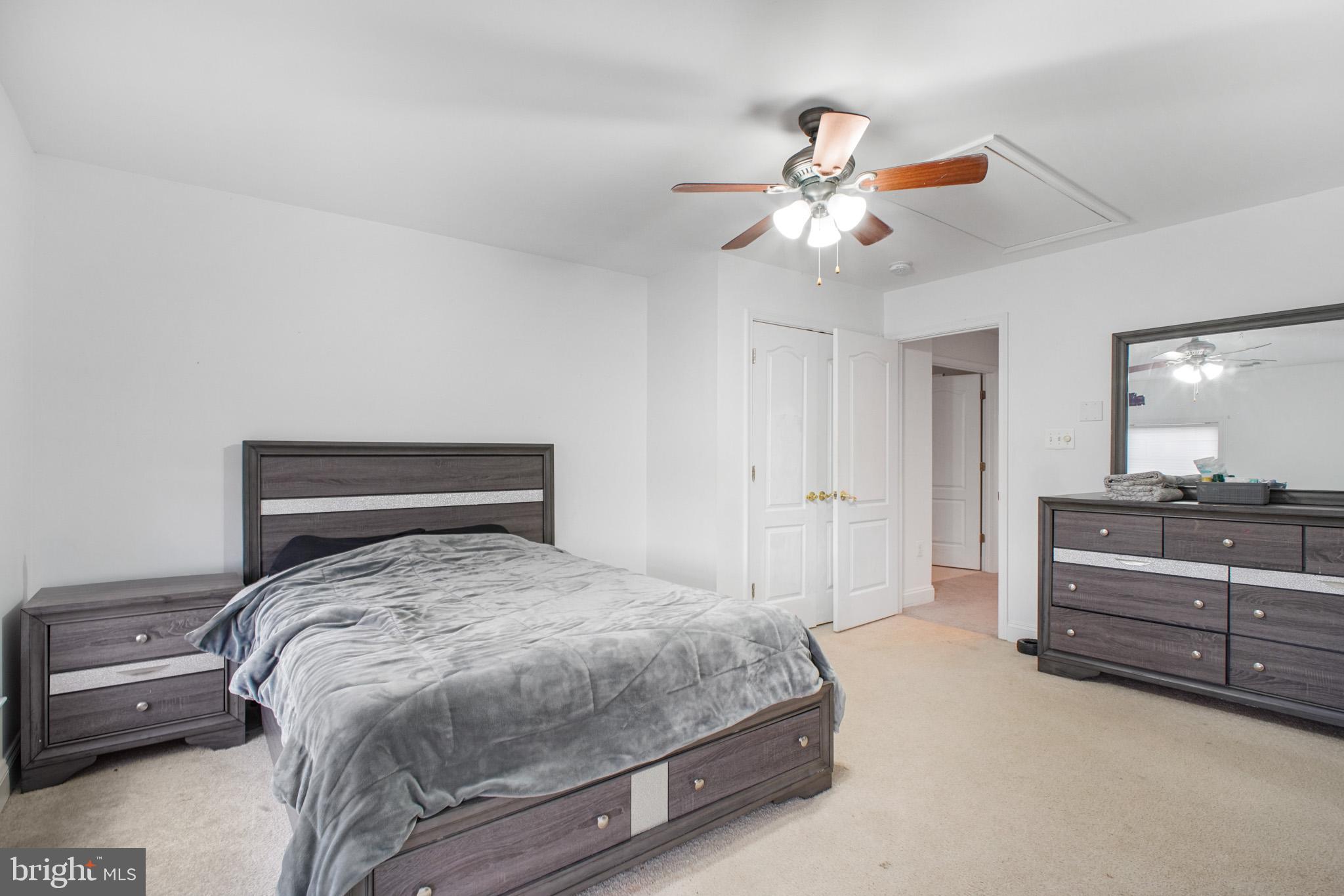 SINGLE OAKS - Residential